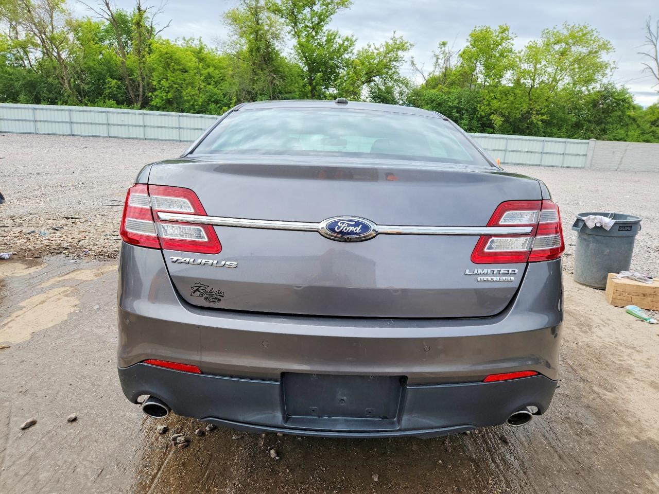 2013 Ford Taurus Limited Silver vin: 1FAHP2F86DG142895