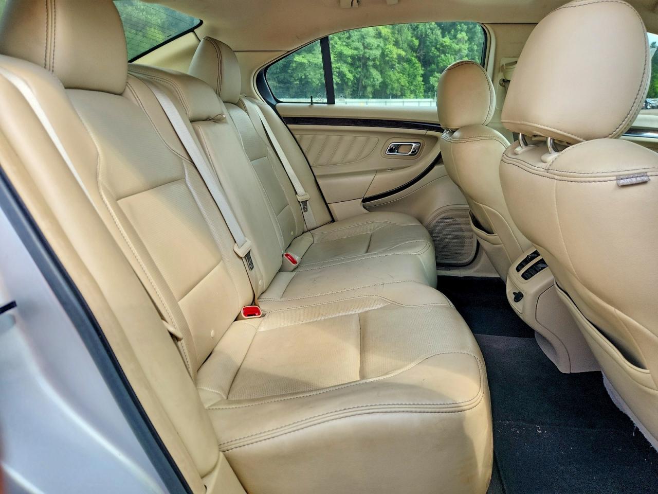 2013 Ford Taurus Limited Silver vin: 1FAHP2F86DG173807