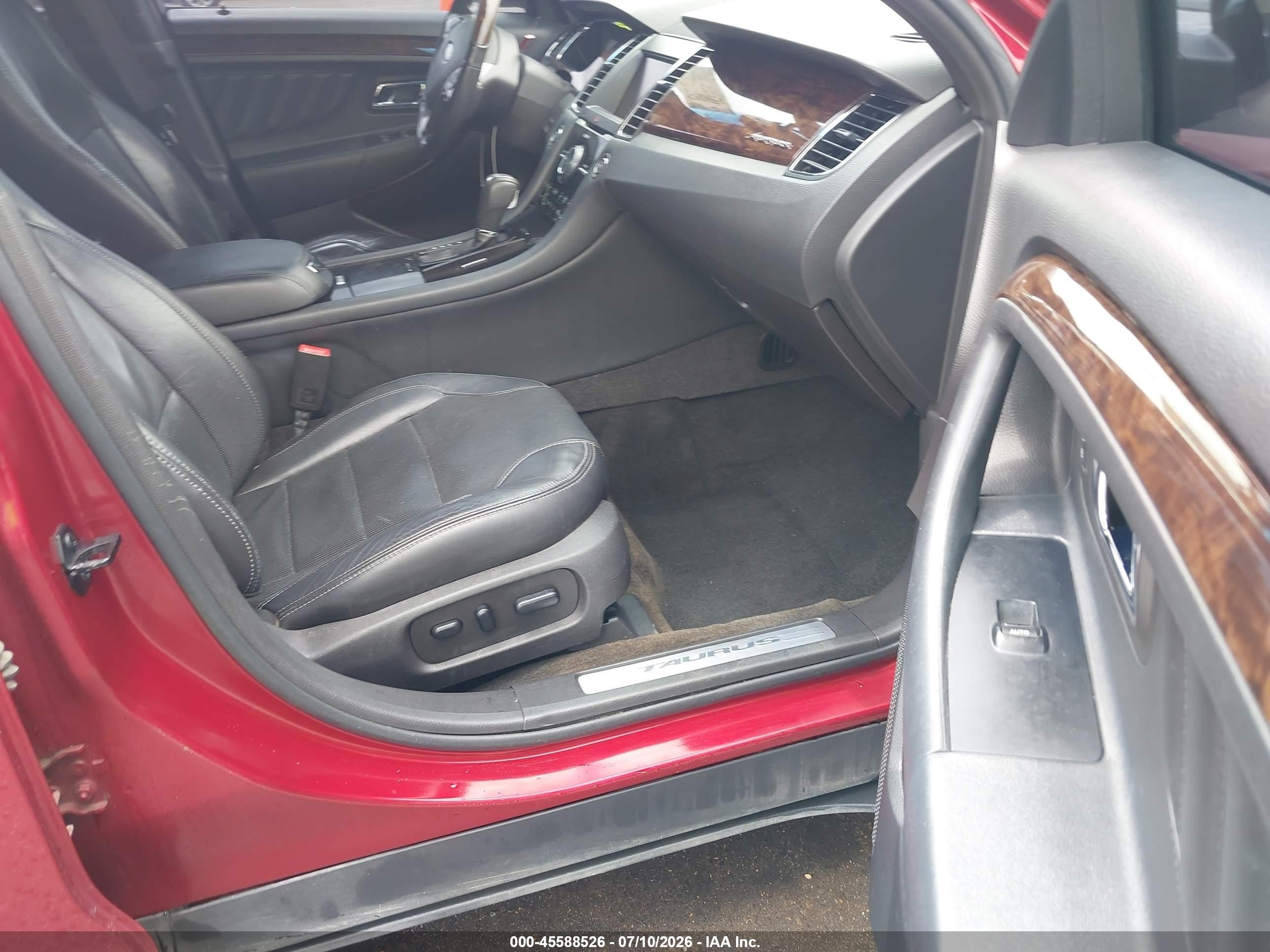 2013 Ford Taurus Limited Red vin: 1FAHP2F86DG189201