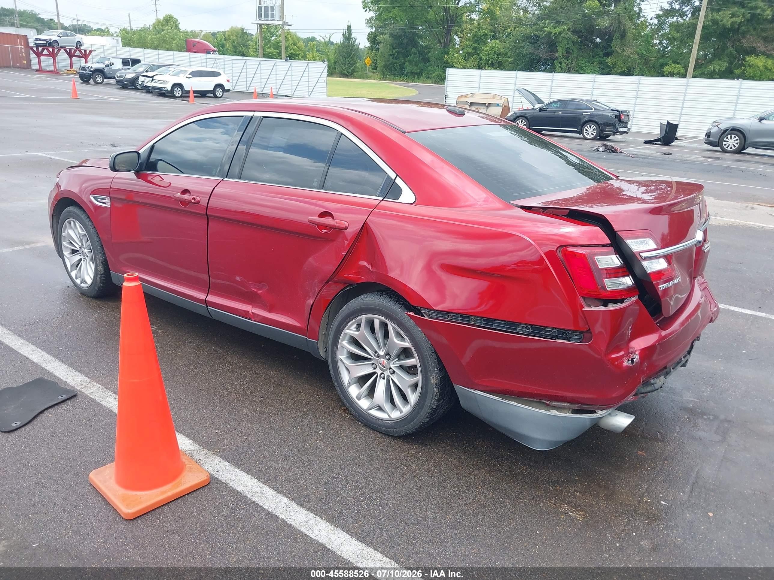 2013 Ford Taurus Limited Red vin: 1FAHP2F86DG189201