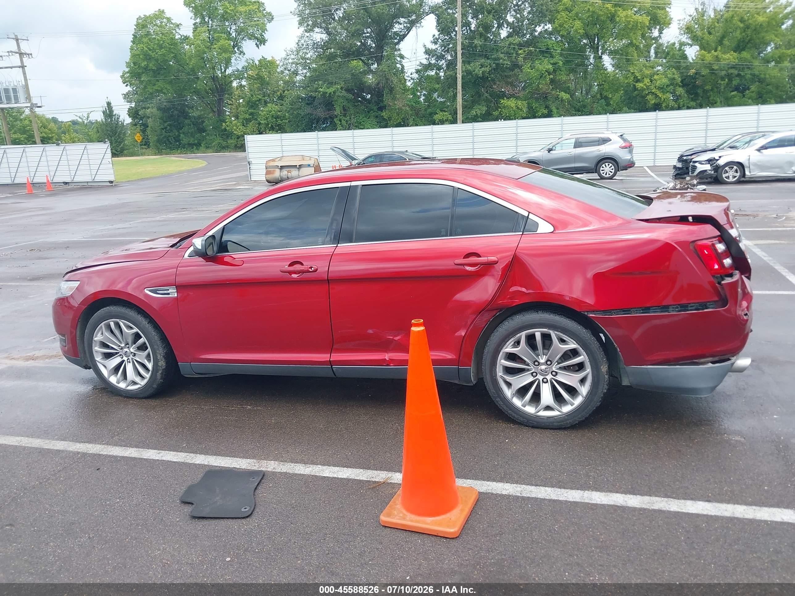 2013 Ford Taurus Limited Red vin: 1FAHP2F86DG189201