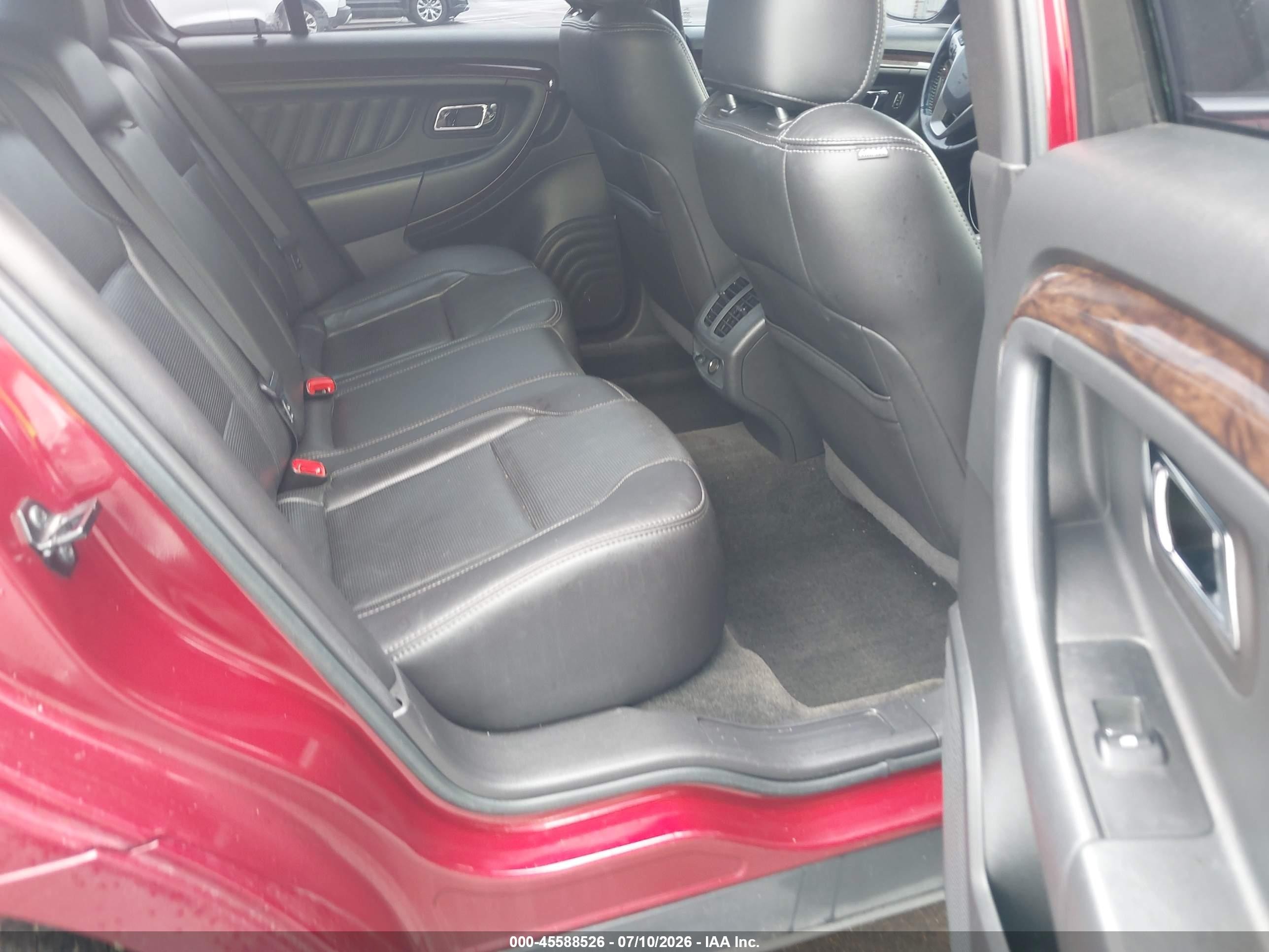 2013 Ford Taurus Limited Red vin: 1FAHP2F86DG189201