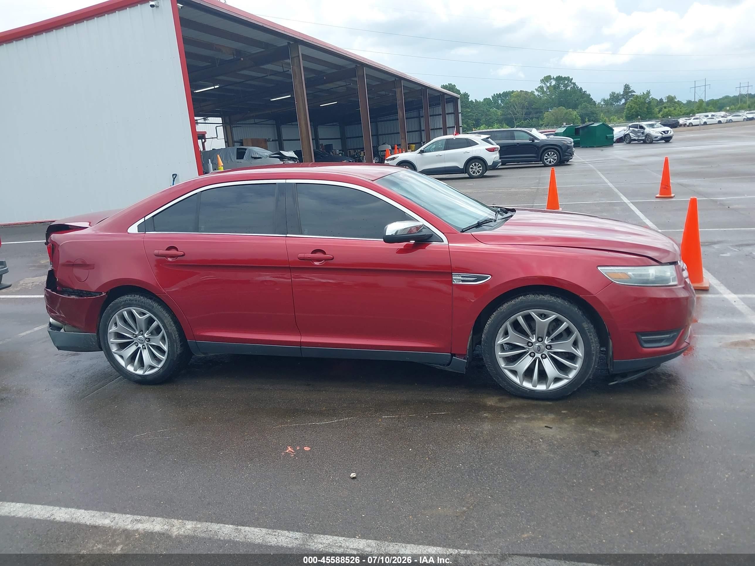 2013 Ford Taurus Limited Red vin: 1FAHP2F86DG189201
