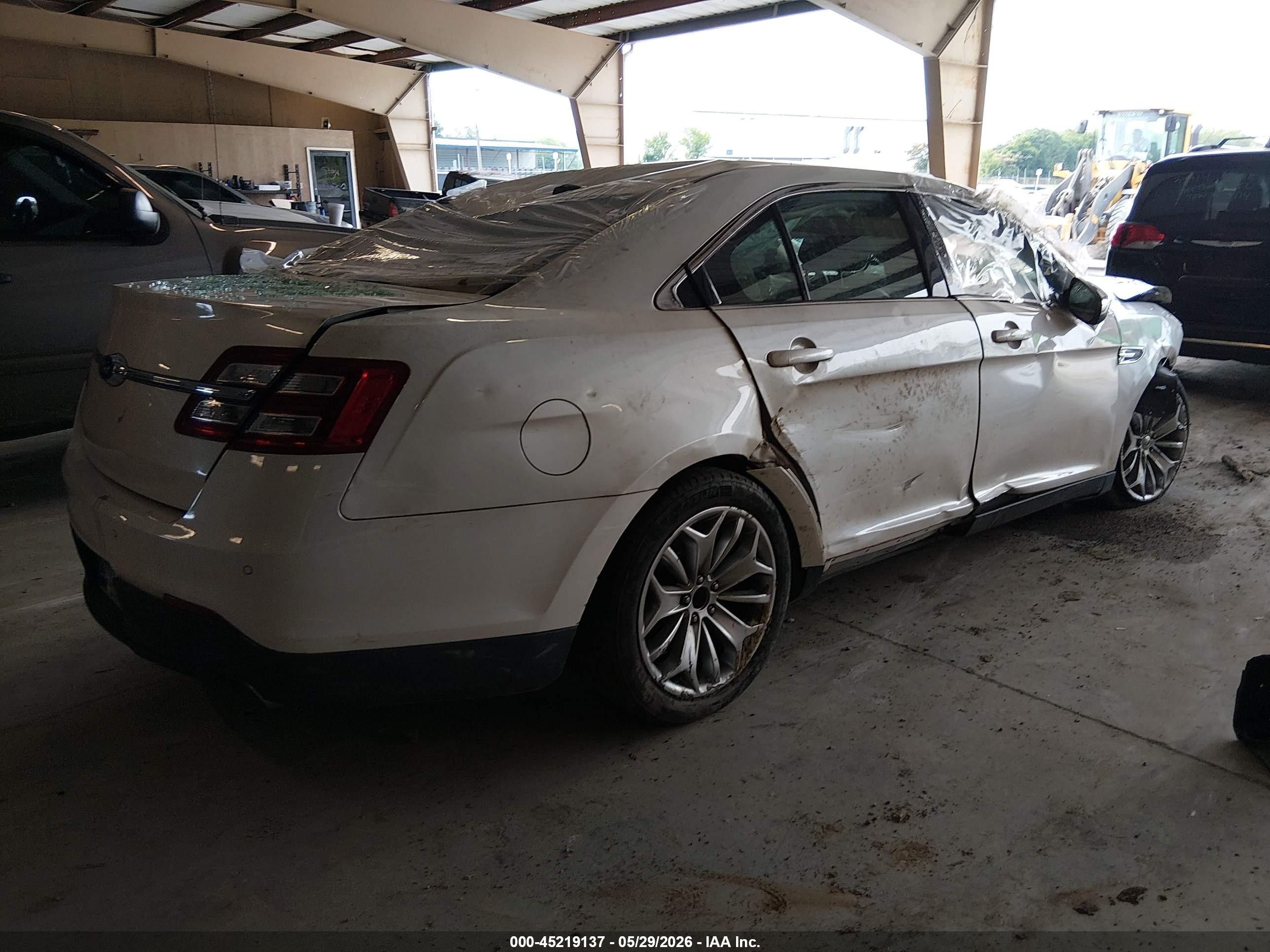 2013 Ford Taurus Limited White vin: 1FAHP2F86DG193457