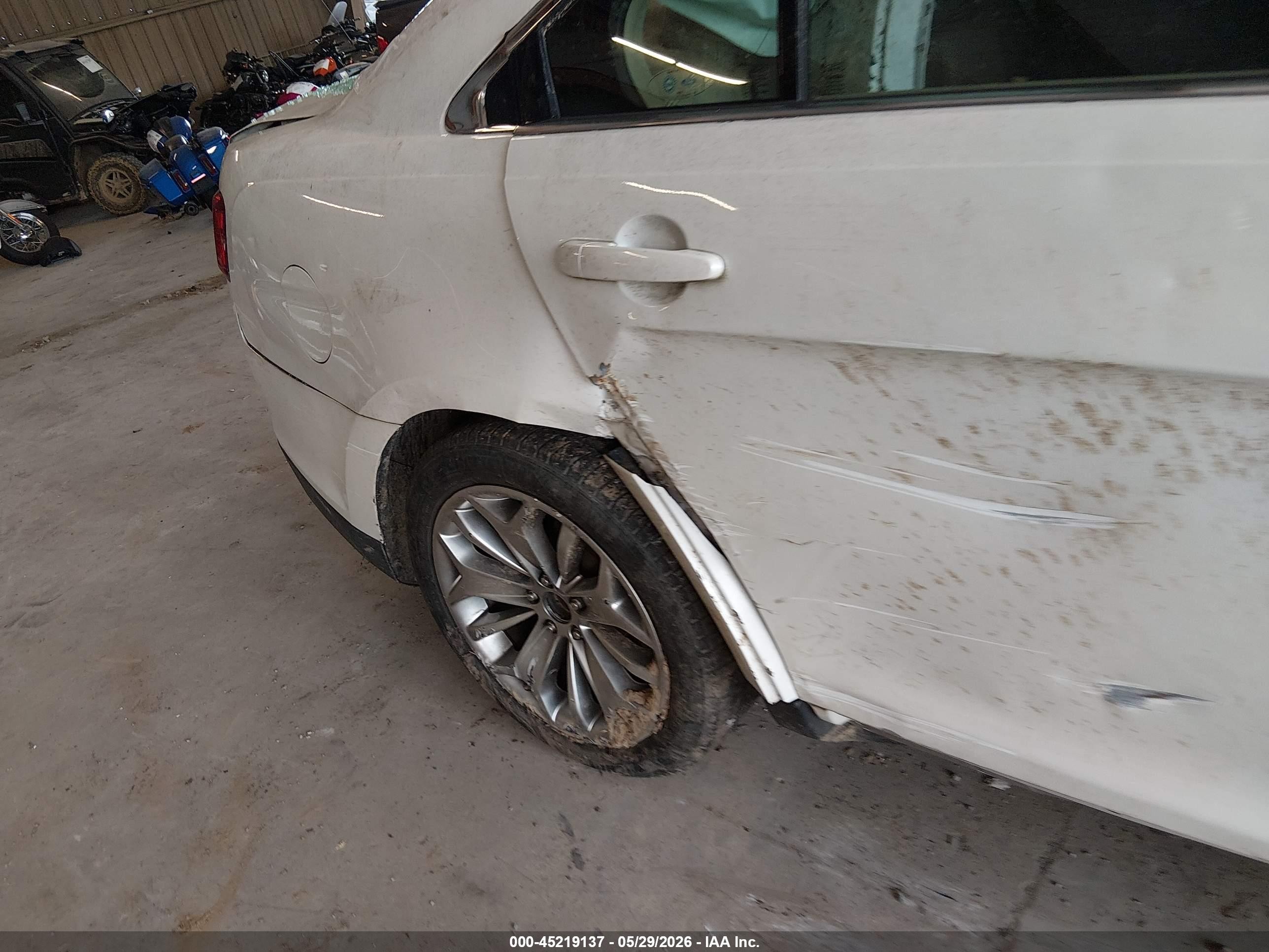 2013 Ford Taurus Limited White vin: 1FAHP2F86DG193457