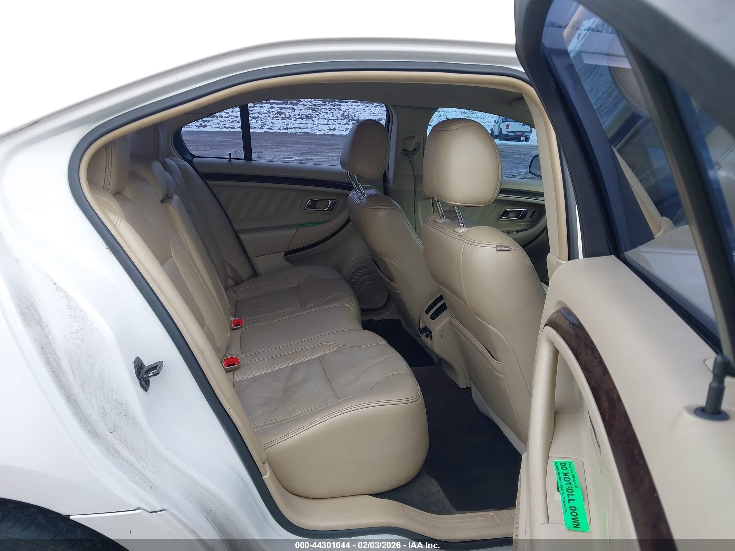 2013 Ford Taurus Limited White vin: 1FAHP2F86DG230216