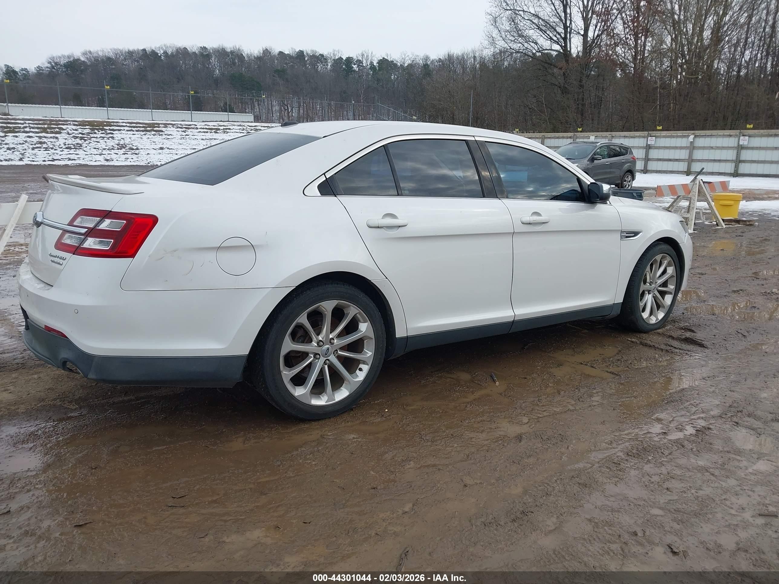 2013 Ford Taurus Limited White vin: 1FAHP2F86DG230216