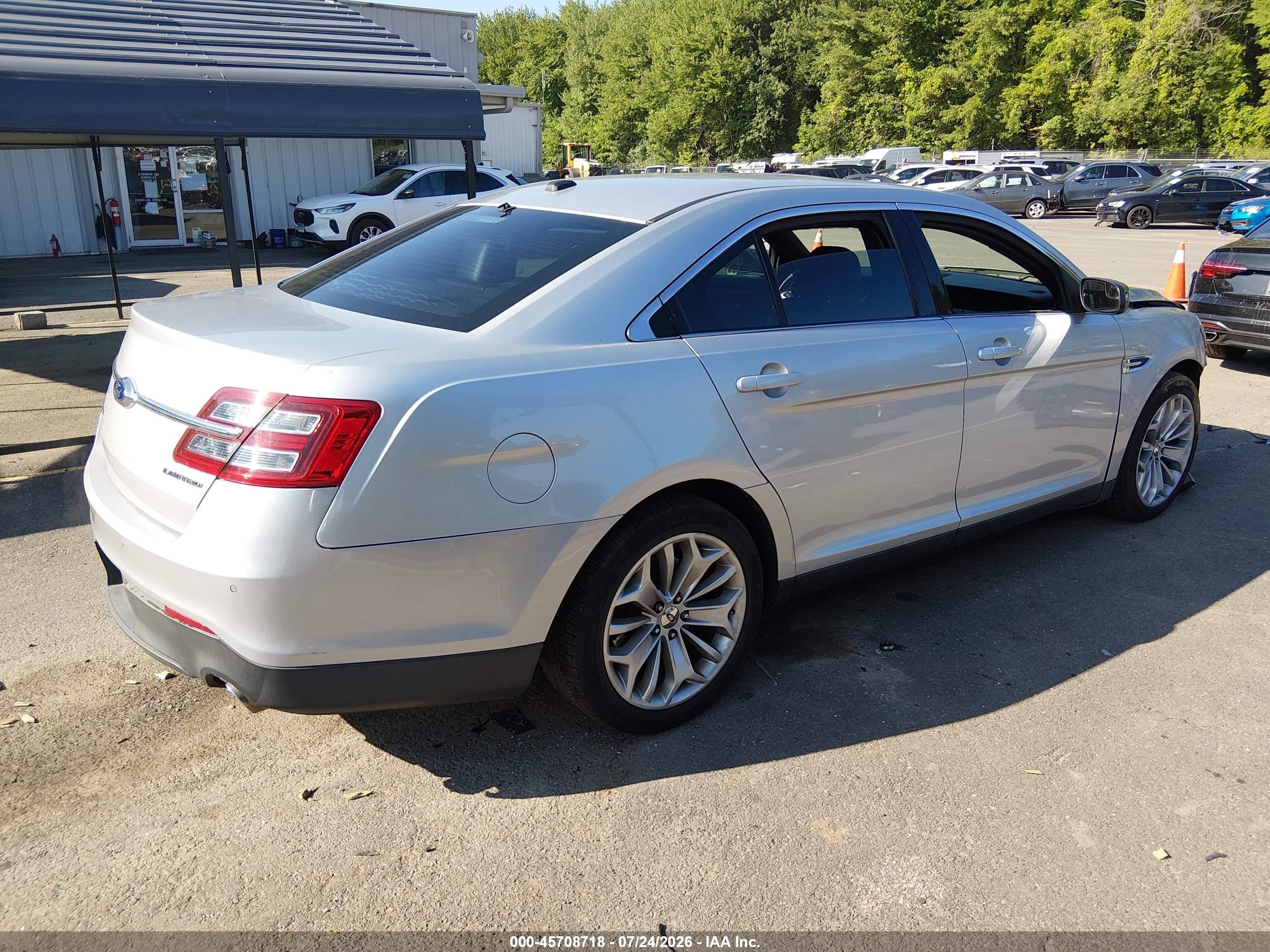 2014 Ford Taurus Limited Серебряный vin: 1FAHP2F86EG106447