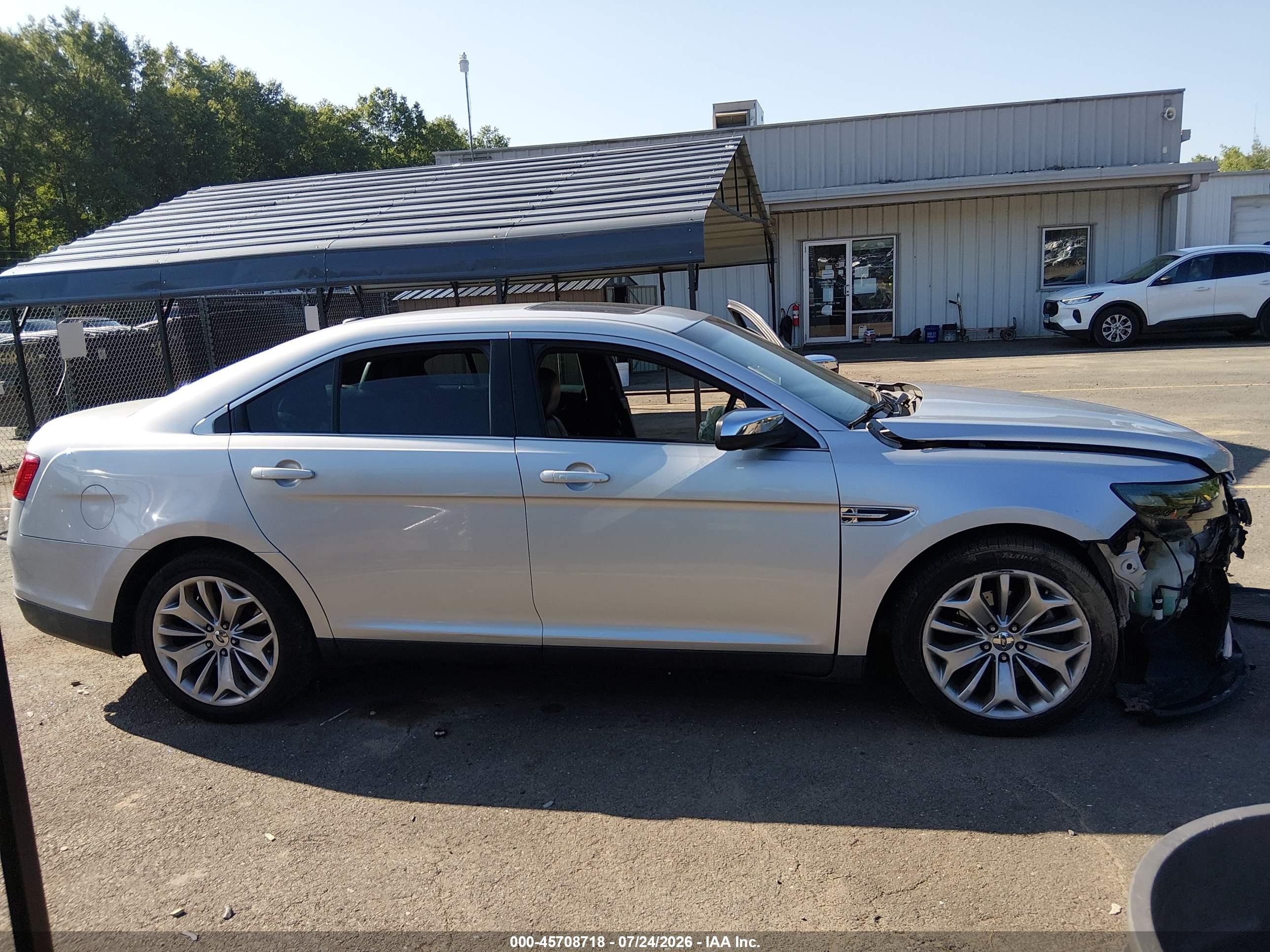 2014 Ford Taurus Limited Серебряный vin: 1FAHP2F86EG106447