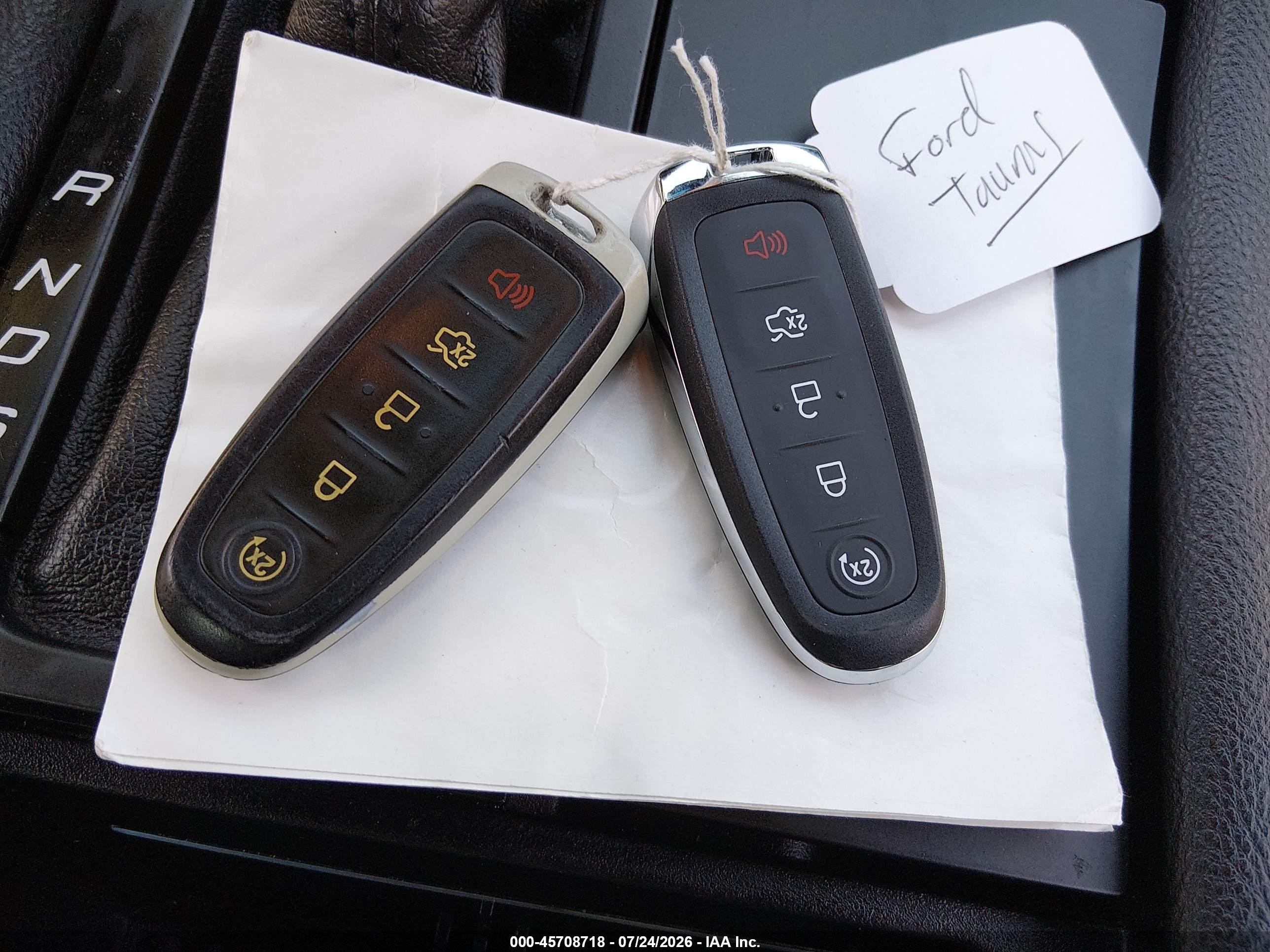2014 Ford Taurus Limited Серебряный vin: 1FAHP2F86EG106447