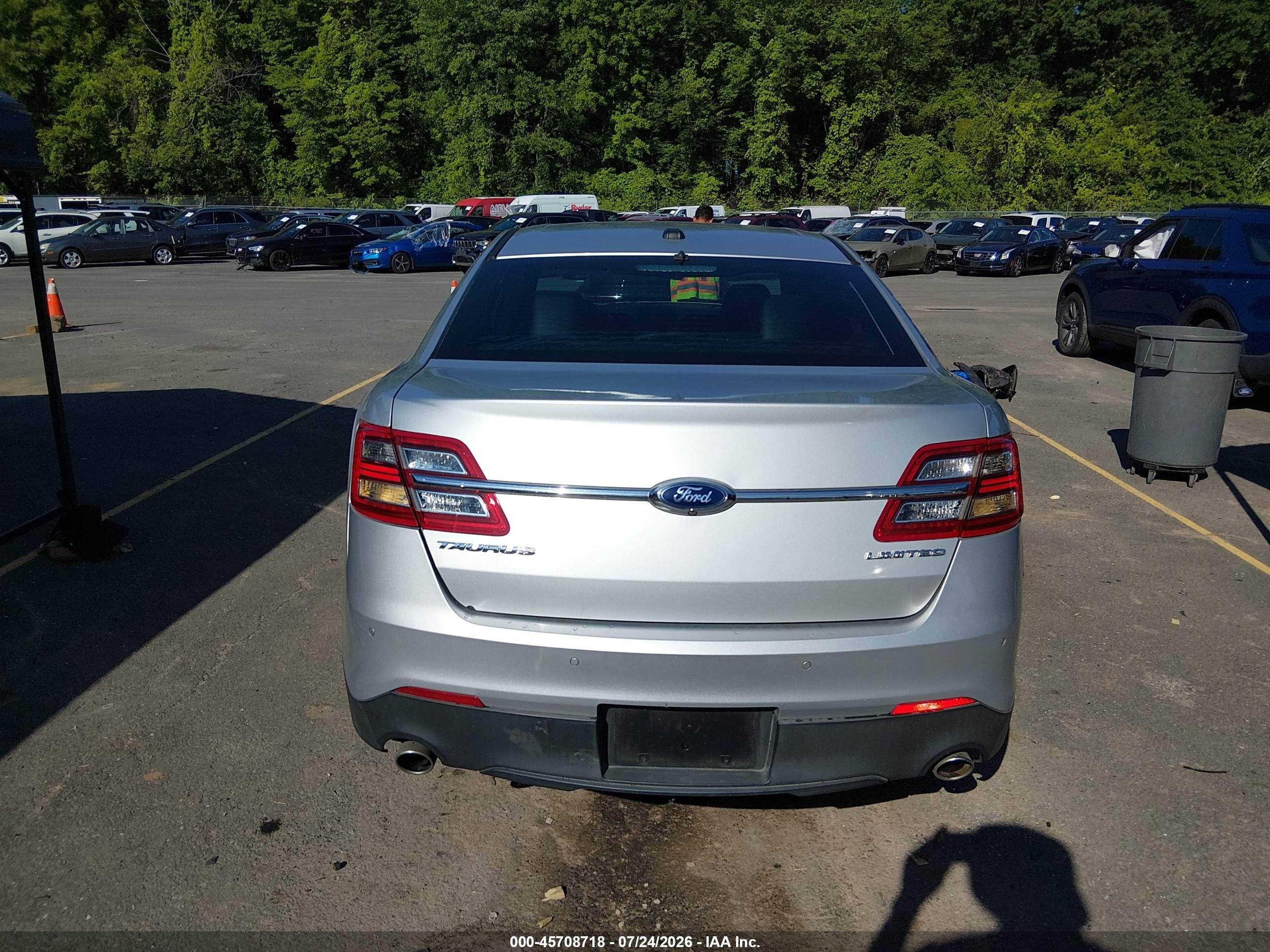 2014 Ford Taurus Limited Серебряный vin: 1FAHP2F86EG106447