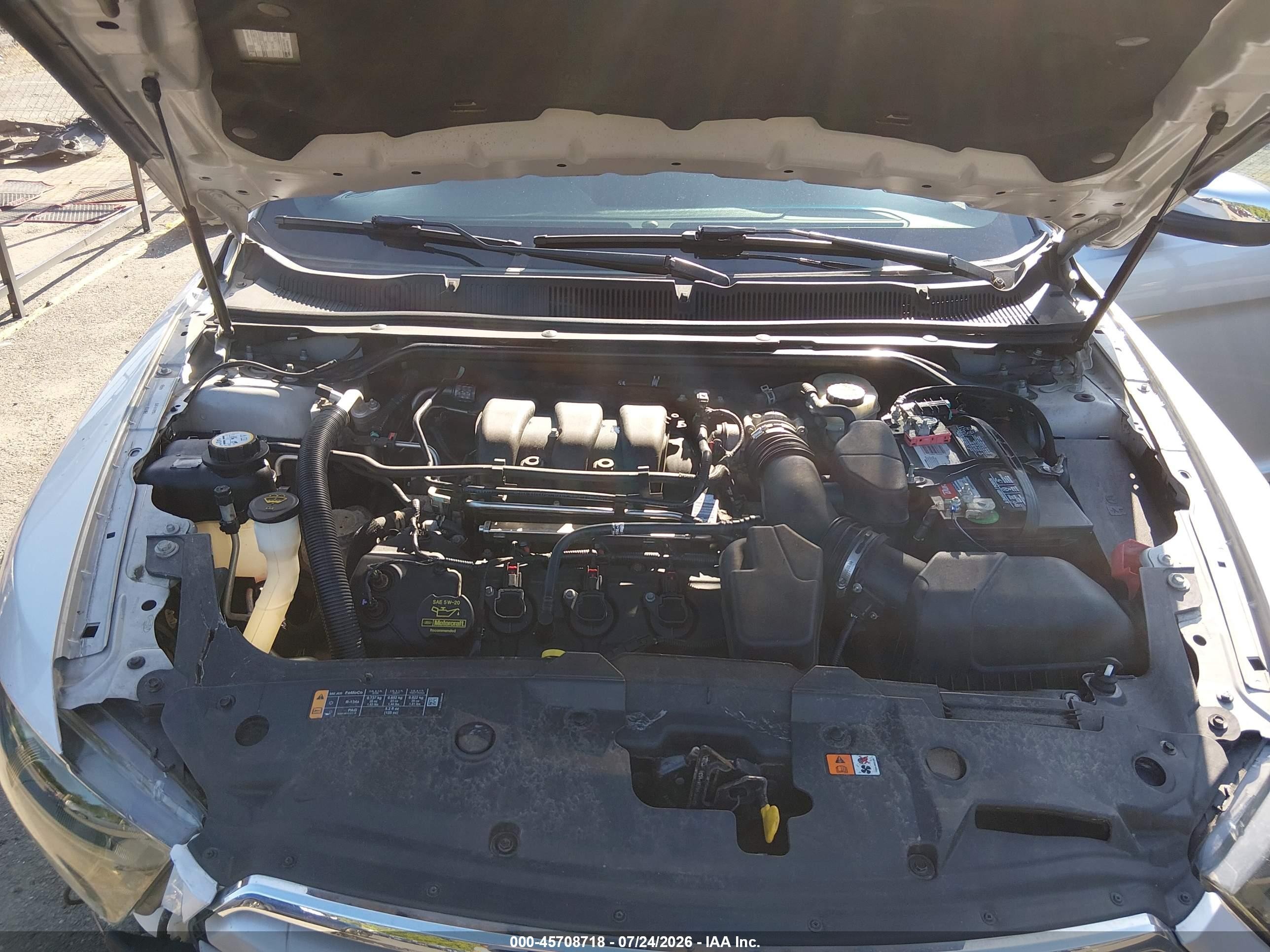 2014 Ford Taurus Limited Серебряный vin: 1FAHP2F86EG106447