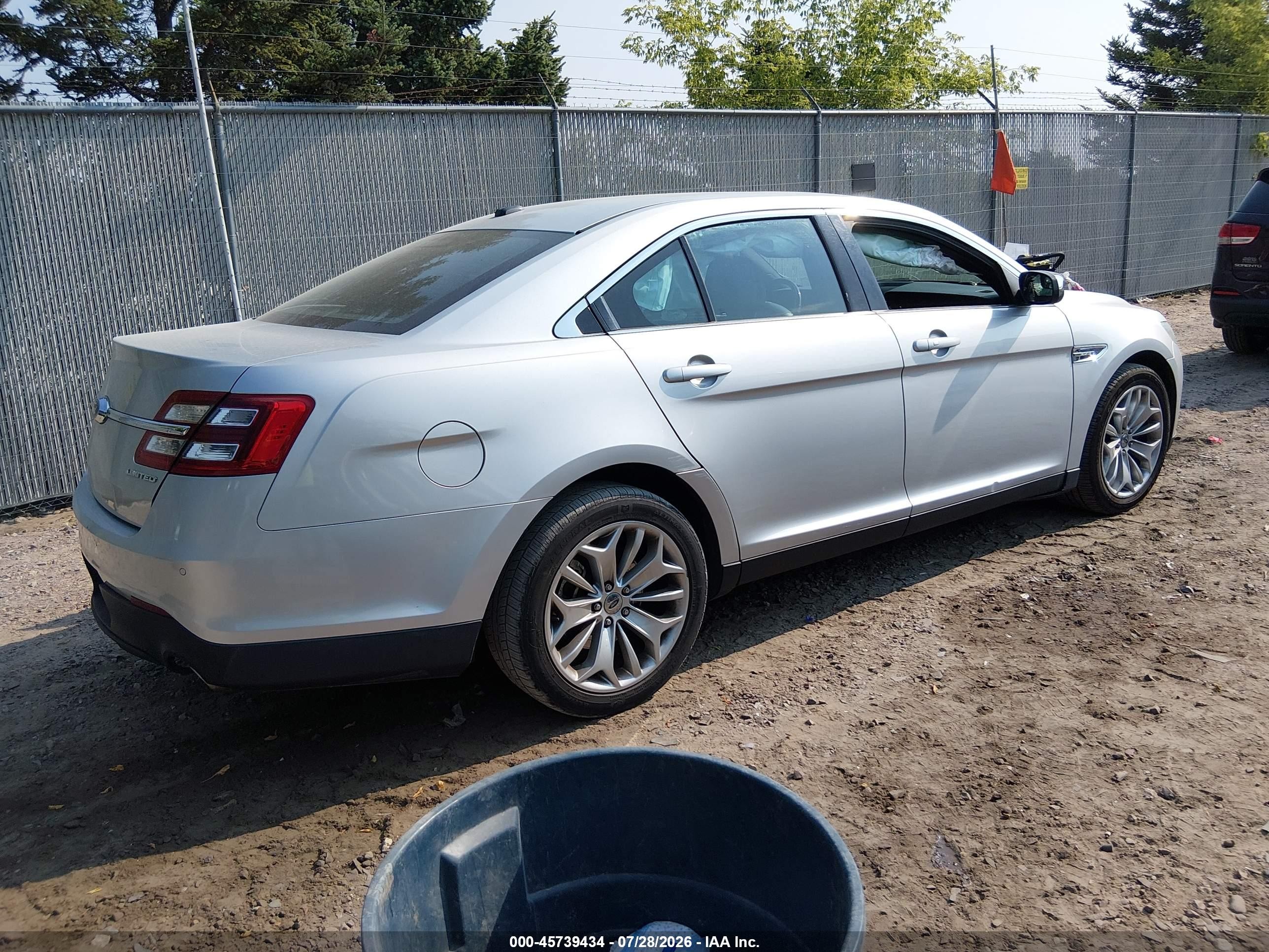 2014 Ford Taurus Limited Silver vin: 1FAHP2F86EG115519