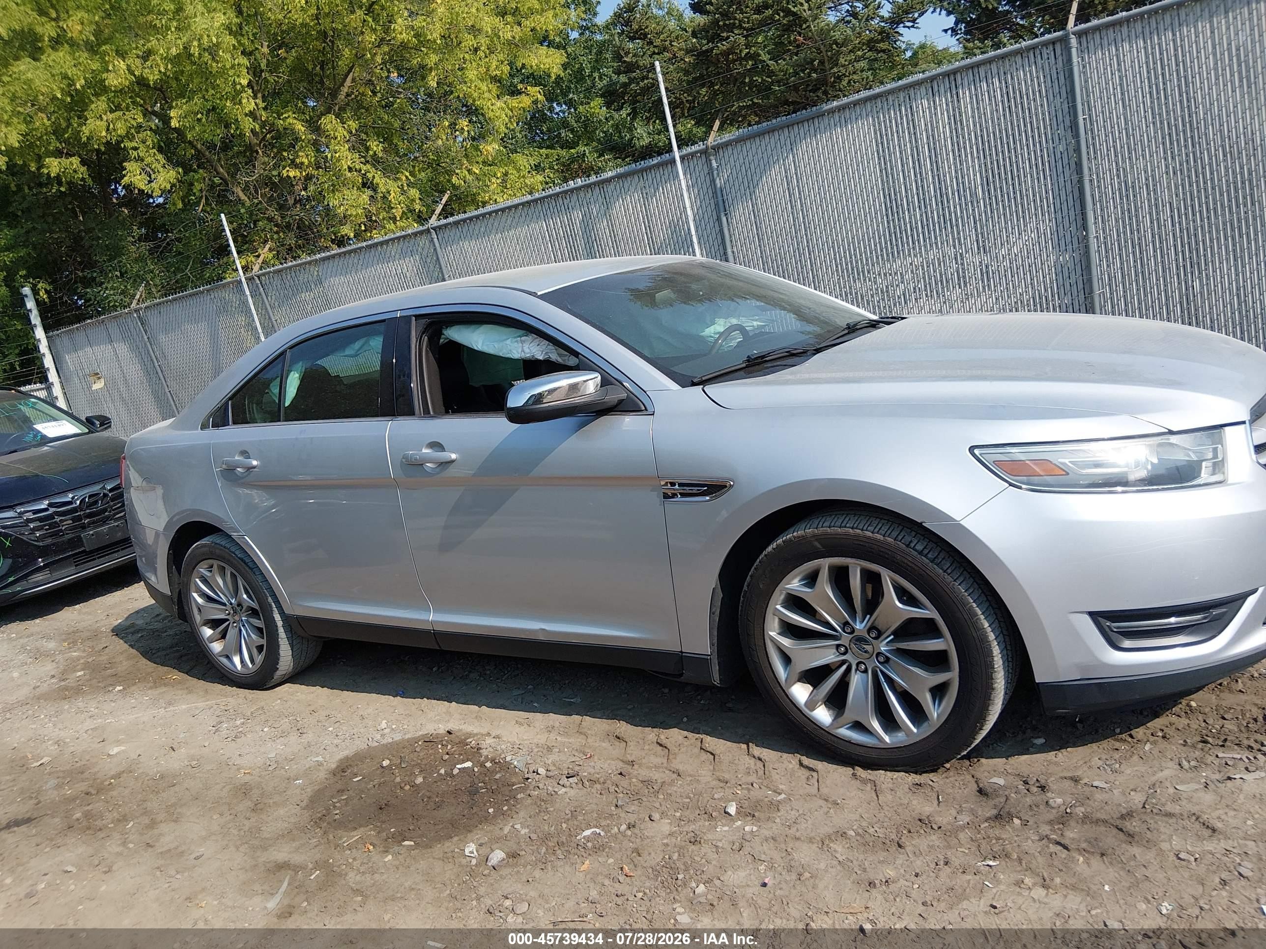 2014 Ford Taurus Limited Silver vin: 1FAHP2F86EG115519