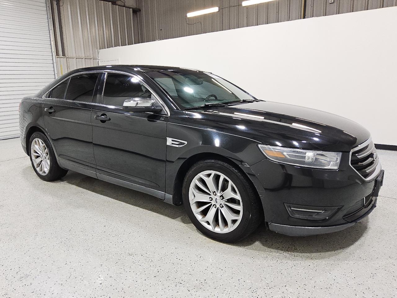 2014 Ford Taurus Limited Черный vin: 1FAHP2F86EG179303