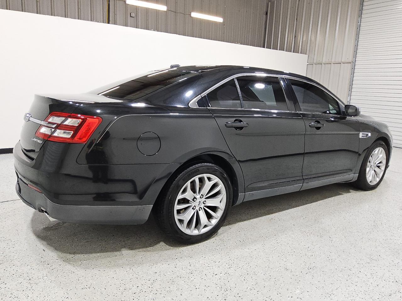 2014 Ford Taurus Limited Черный vin: 1FAHP2F86EG179303