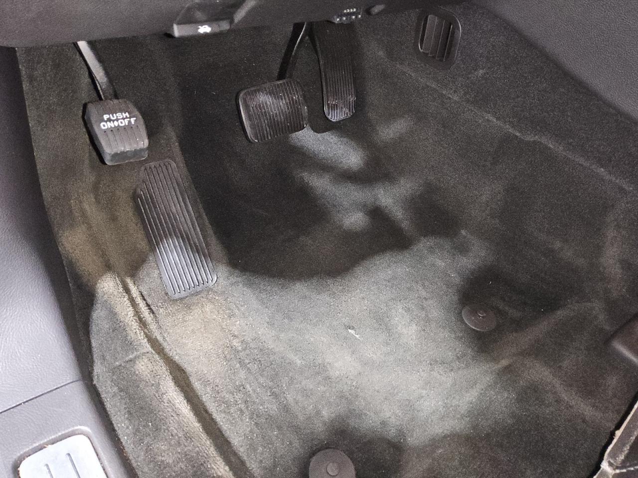 2014 Ford Taurus Limited Черный vin: 1FAHP2F86EG179303 Damage: Left Front Carpet, Cut, 1/8 To 1/2 Inch