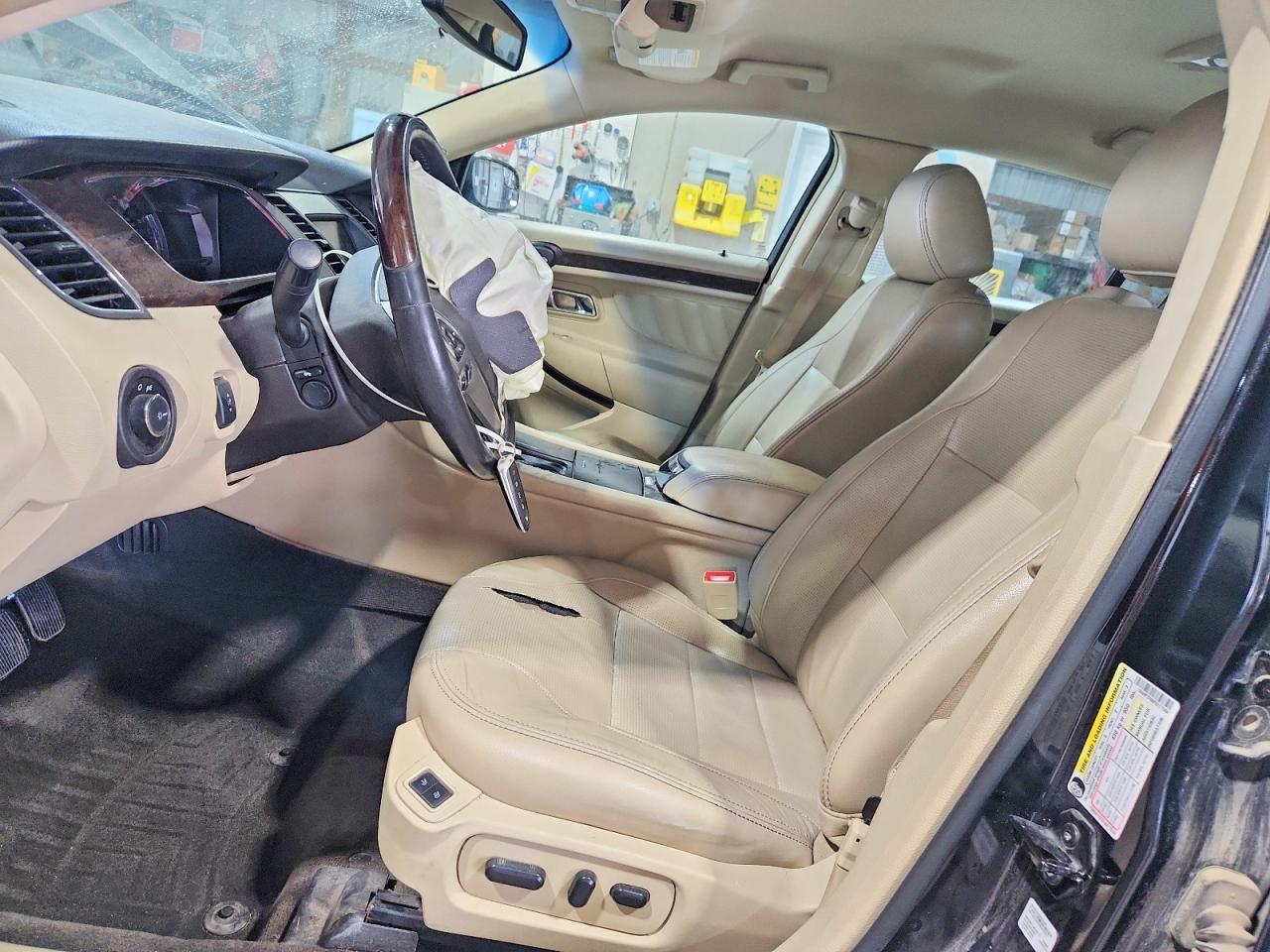 2015 Ford Taurus Limited Черный vin: 1FAHP2F86FG117594