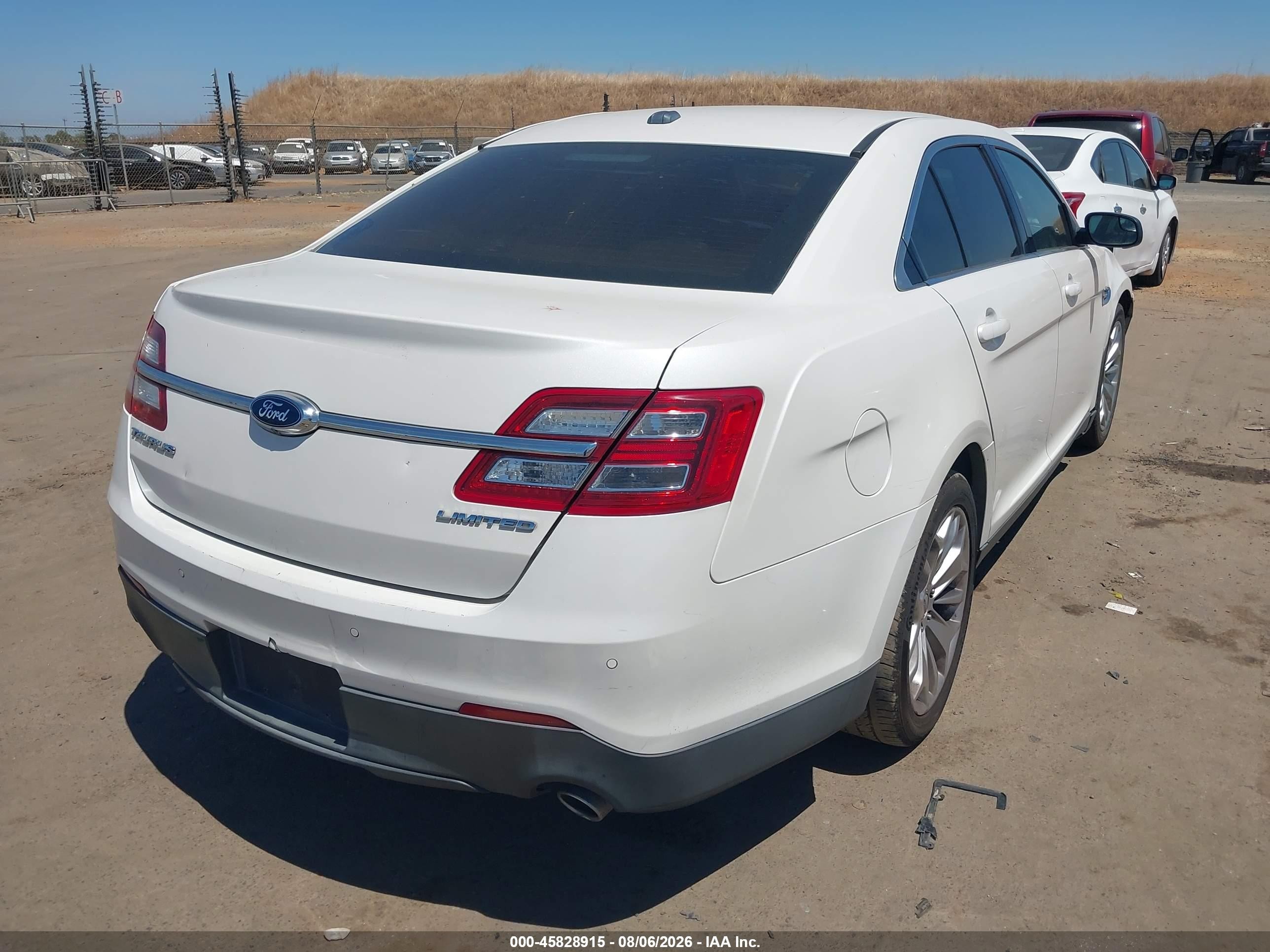 2015 Ford Taurus Limited Белый vin: 1FAHP2F86FG165600