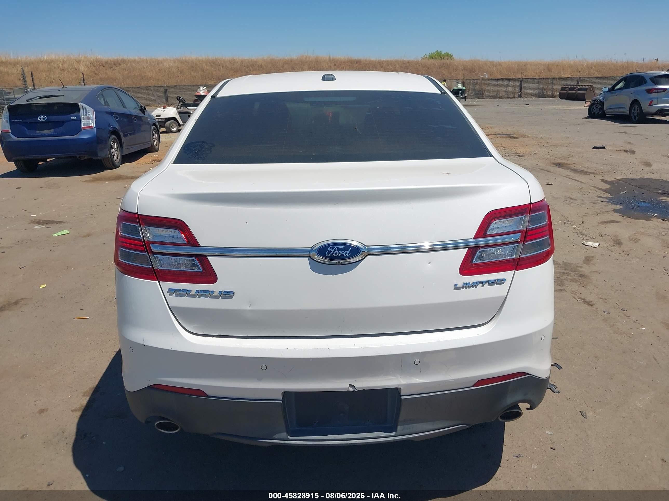 2015 Ford Taurus Limited Белый vin: 1FAHP2F86FG165600