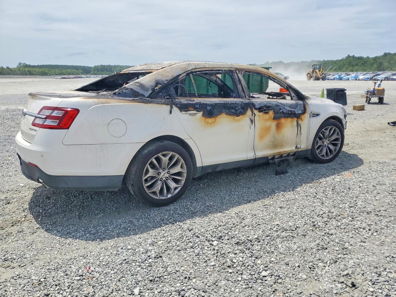 2015 Ford Taurus Limited Burn vin: 1FAHP2F86FG168853