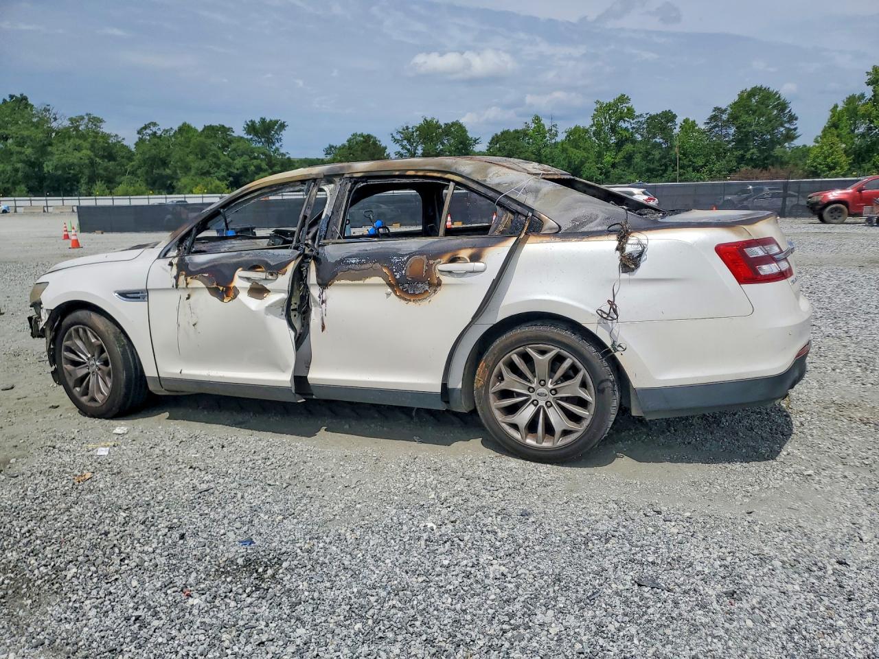 2015 Ford Taurus Limited Burn vin: 1FAHP2F86FG168853