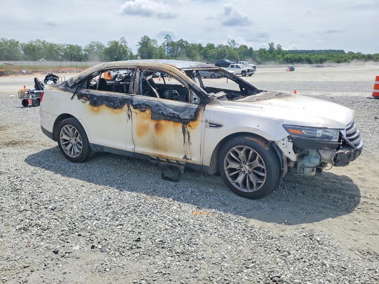 2015 Ford Taurus Limited Burn vin: 1FAHP2F86FG168853