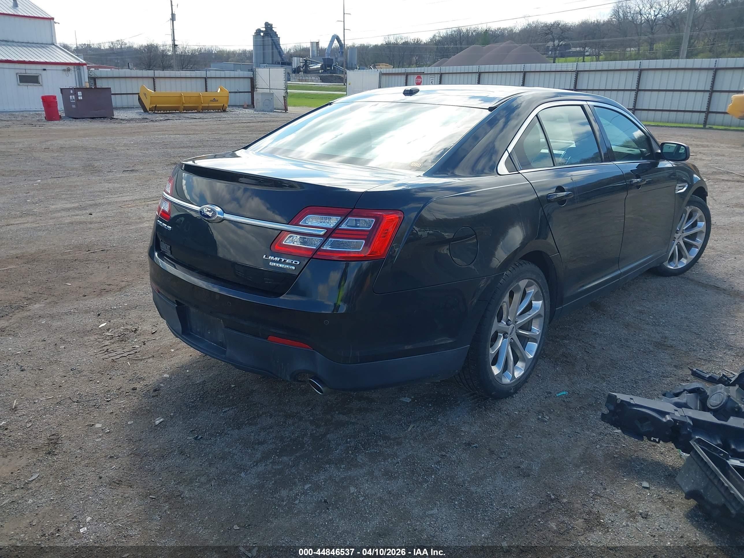2015 Ford Taurus Limited Черный vin: 1FAHP2F86FG172577