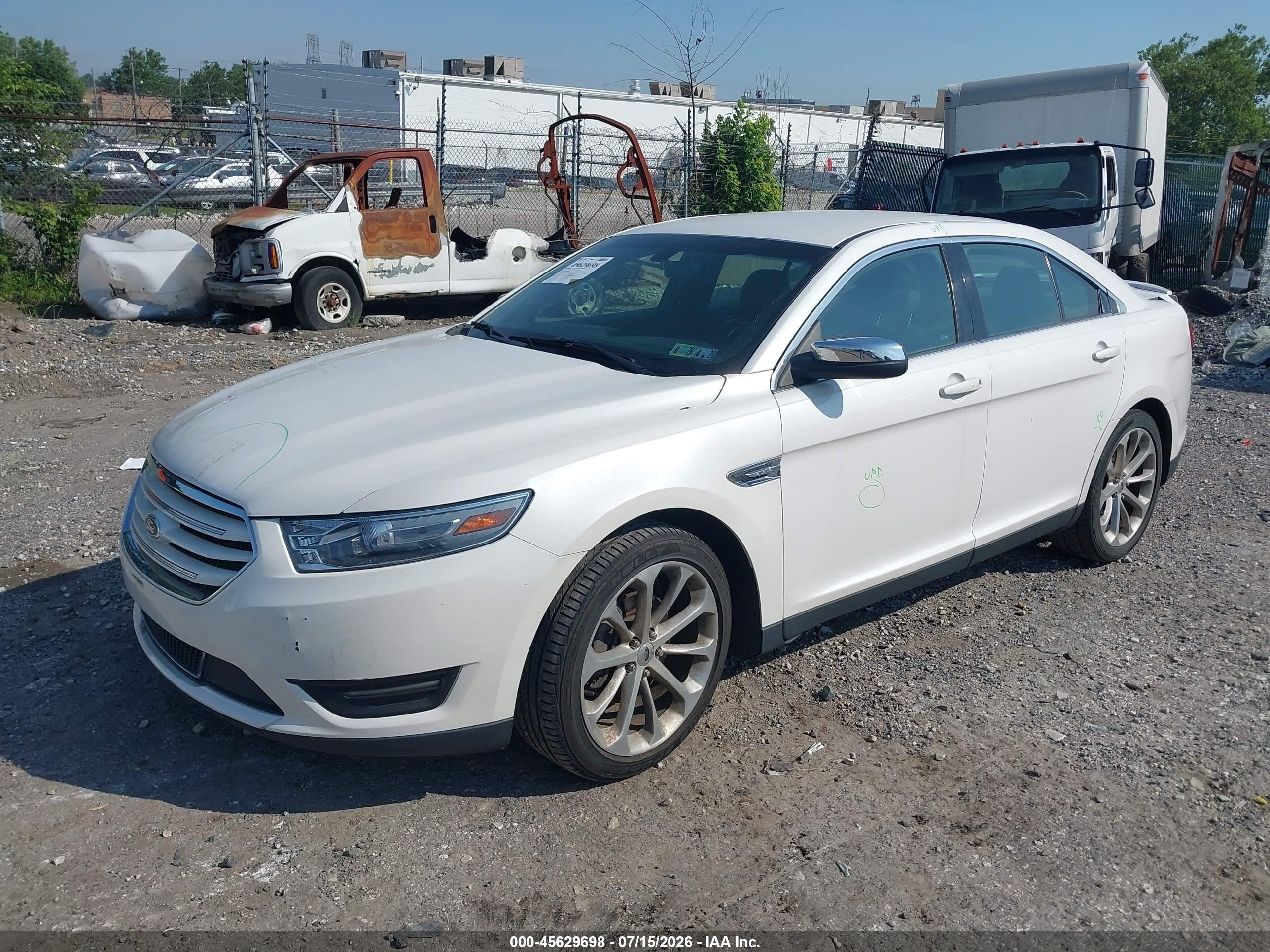 2013 Ford Taurus Limited White vin: 1FAHP2F87DG160984