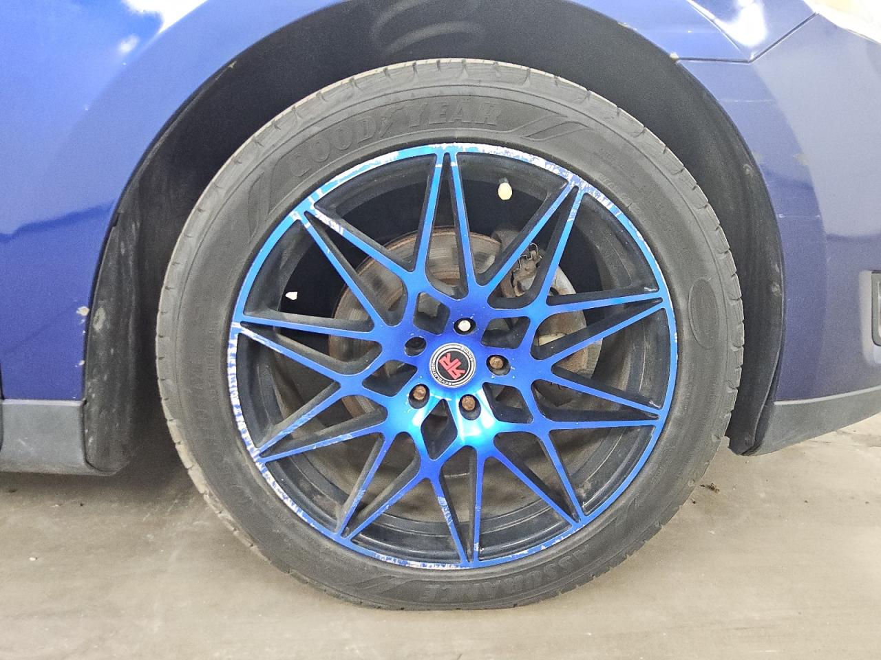 2013 Ford Taurus Limited Blue vin: 1FAHP2F87DG200268 Damage: Right Front Wheel, Curb Rash, > 12 Inches