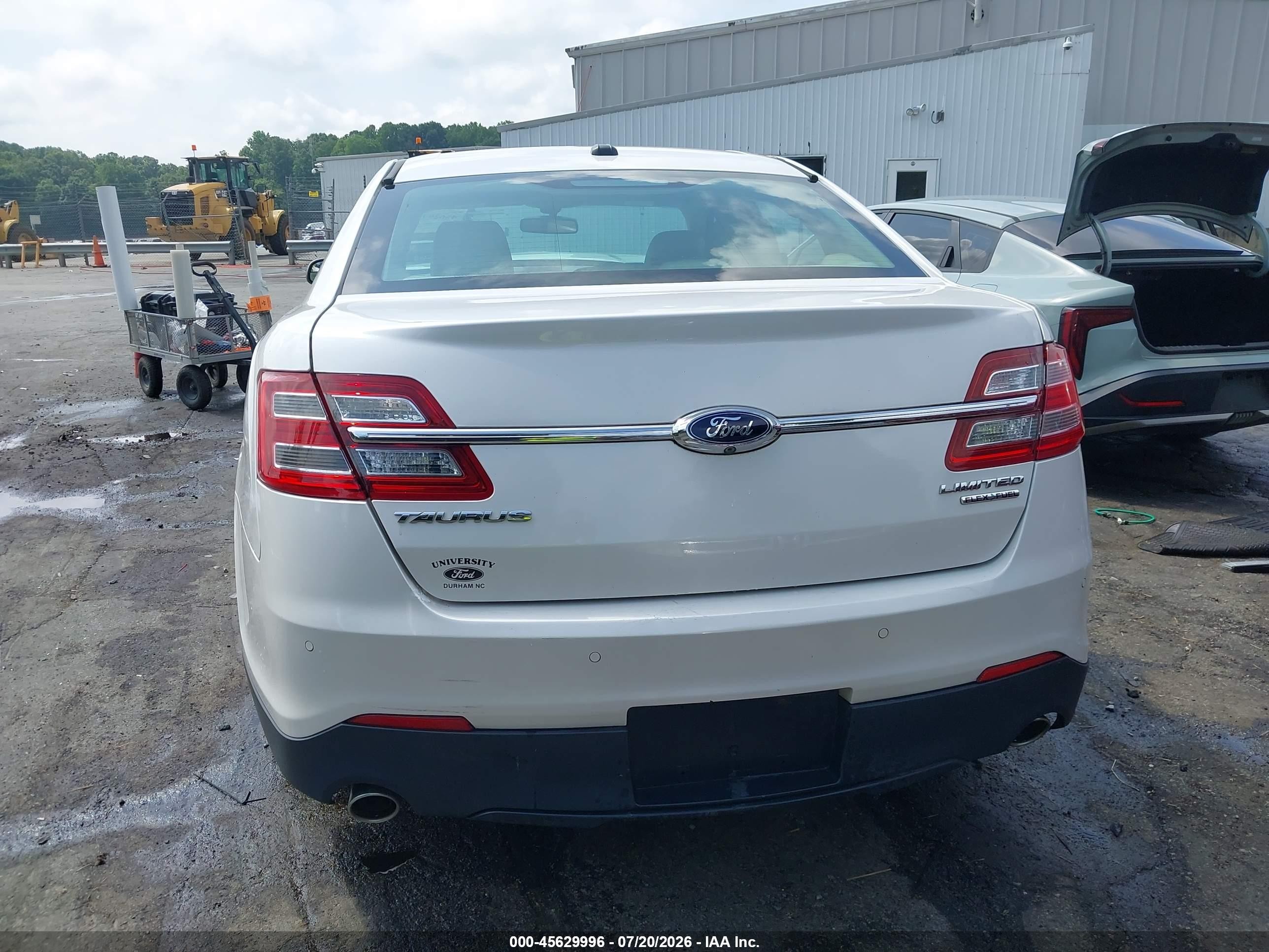 2015 Ford Taurus Limited White vin: 1FAHP2F87FG103686