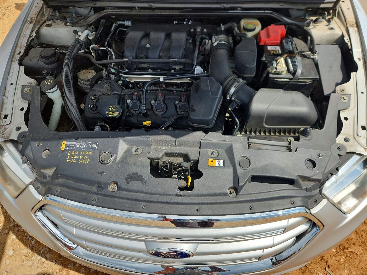 2014 Ford Taurus Limited Серебряный vin: 1FAHP2F88EG104974