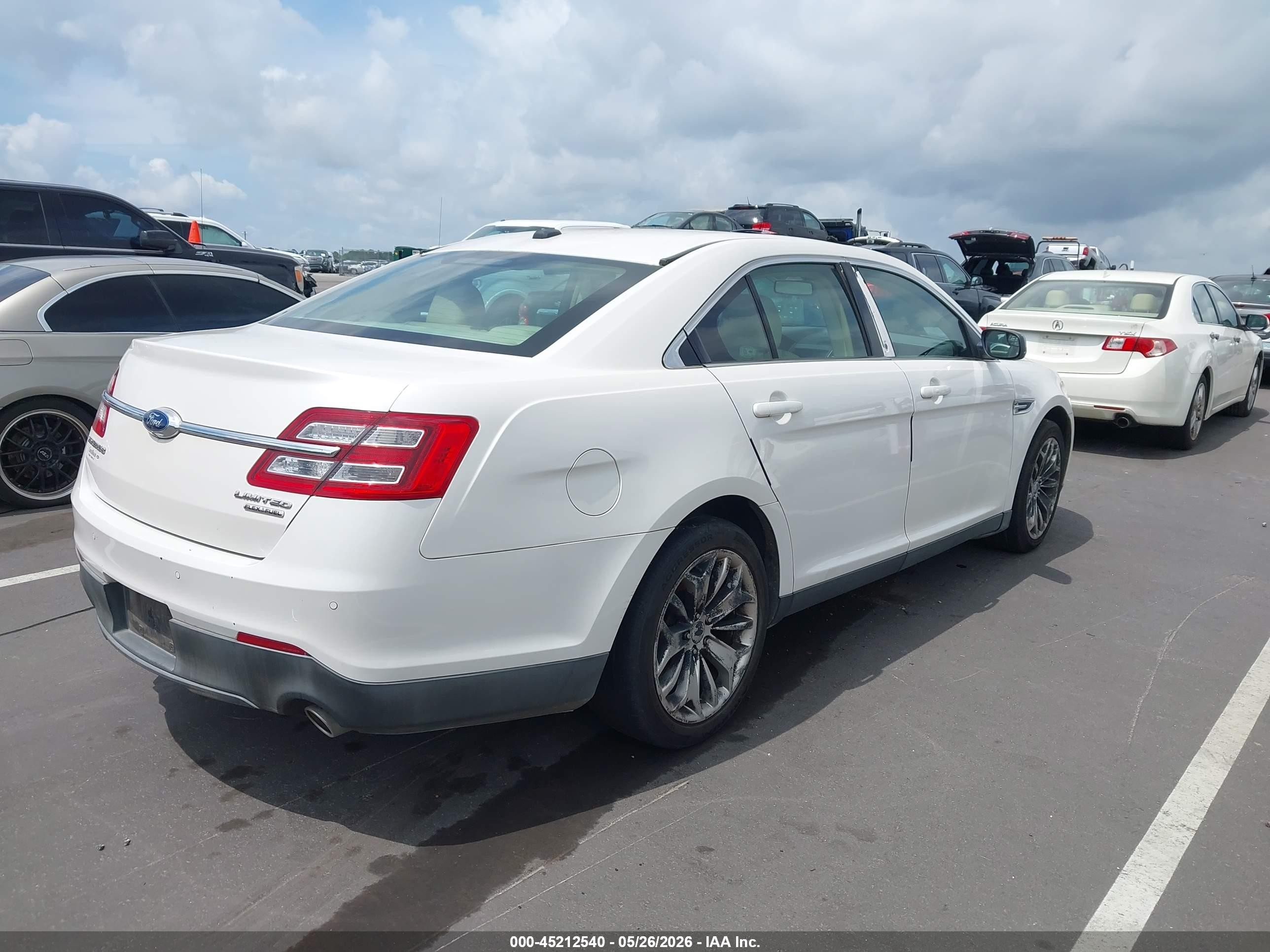 2014 Ford Taurus Limited White vin: 1FAHP2F88EG183269