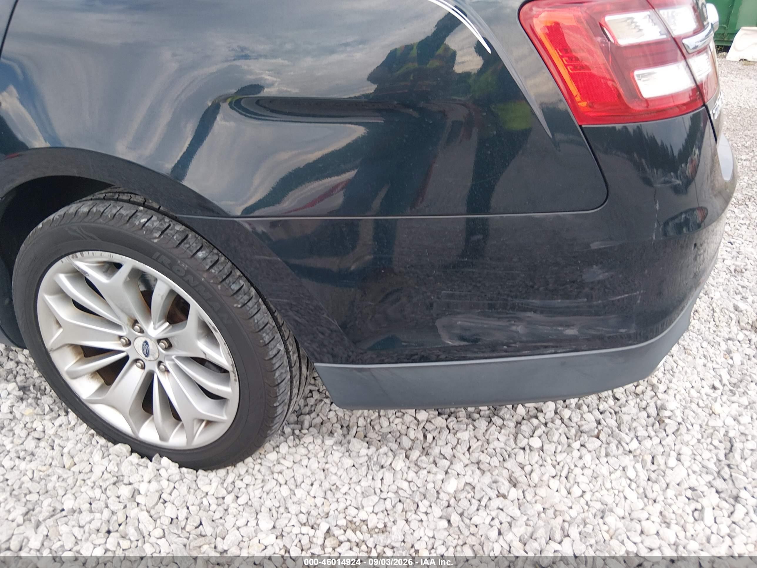 2015 Ford Taurus Limited Черный vin: 1FAHP2F88FG106211