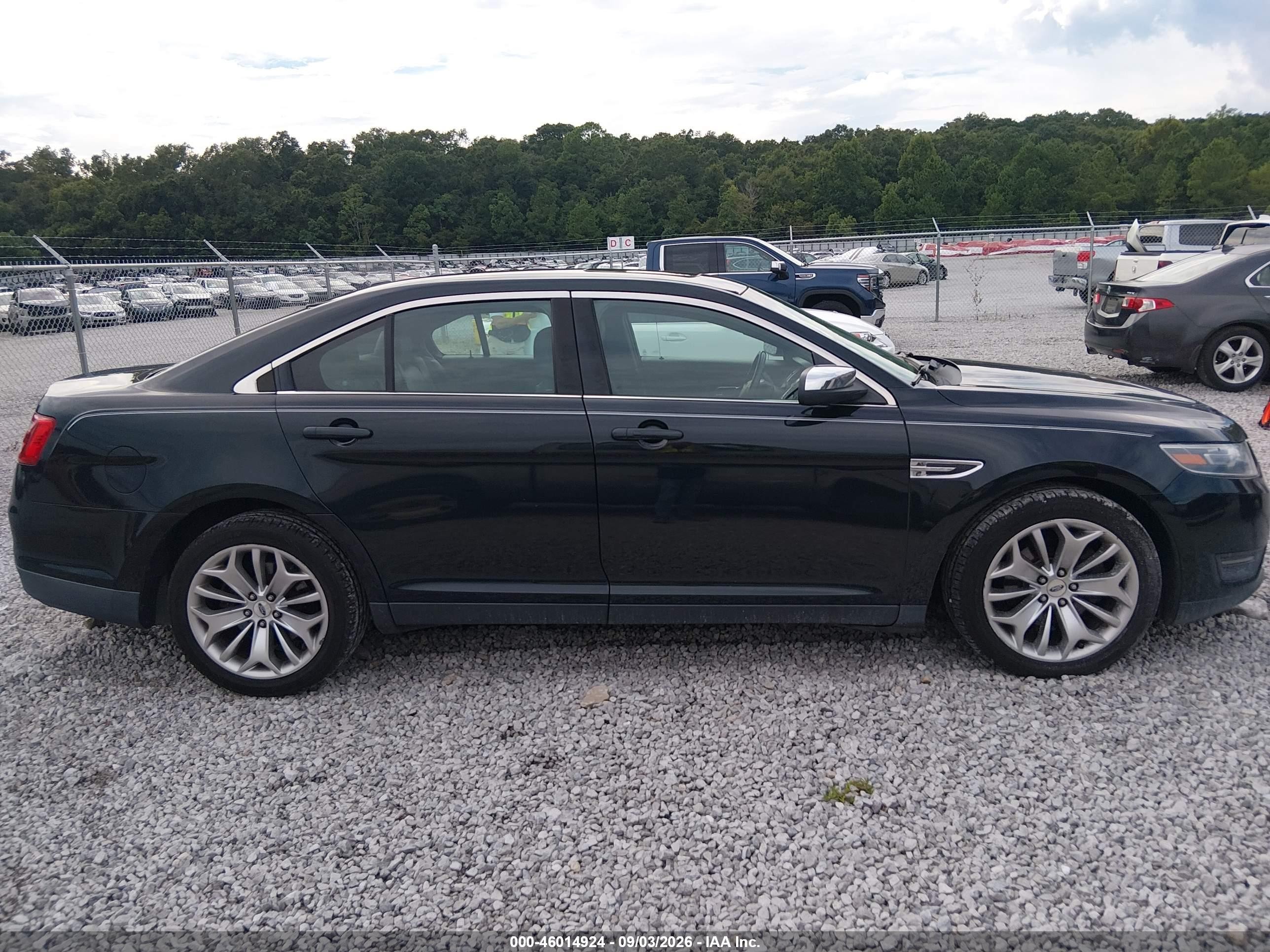 2015 Ford Taurus Limited Черный vin: 1FAHP2F88FG106211
