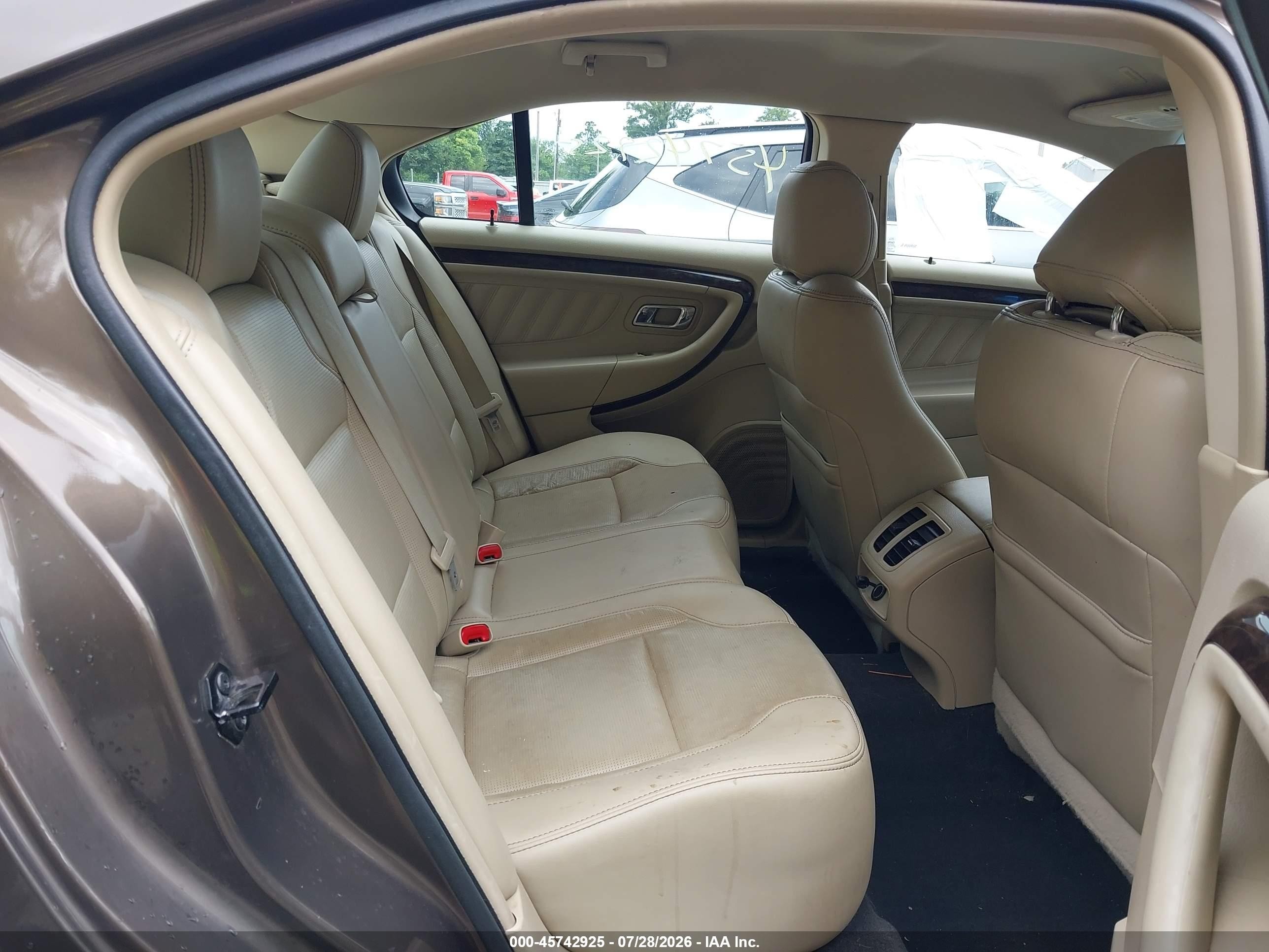2015 Ford Taurus Limited Коричневый vin: 1FAHP2F88FG165615