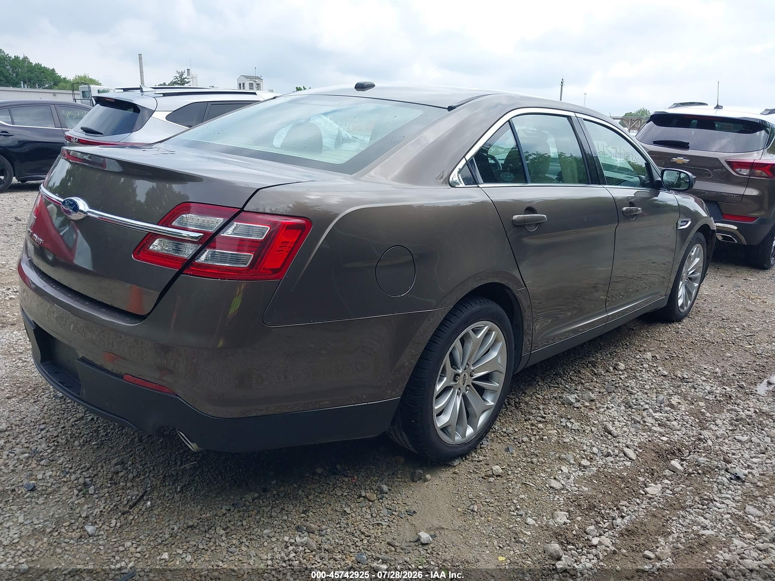 2015 Ford Taurus Limited Коричневый vin: 1FAHP2F88FG165615