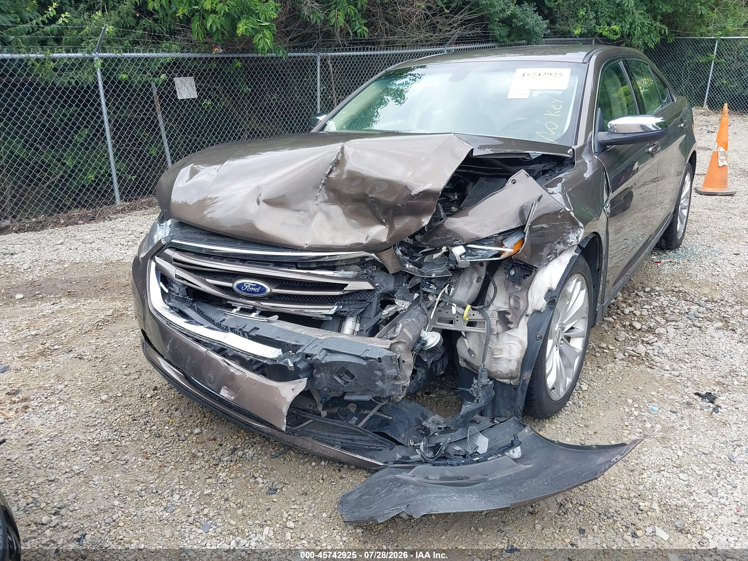 2015 Ford Taurus Limited Коричневый vin: 1FAHP2F88FG165615