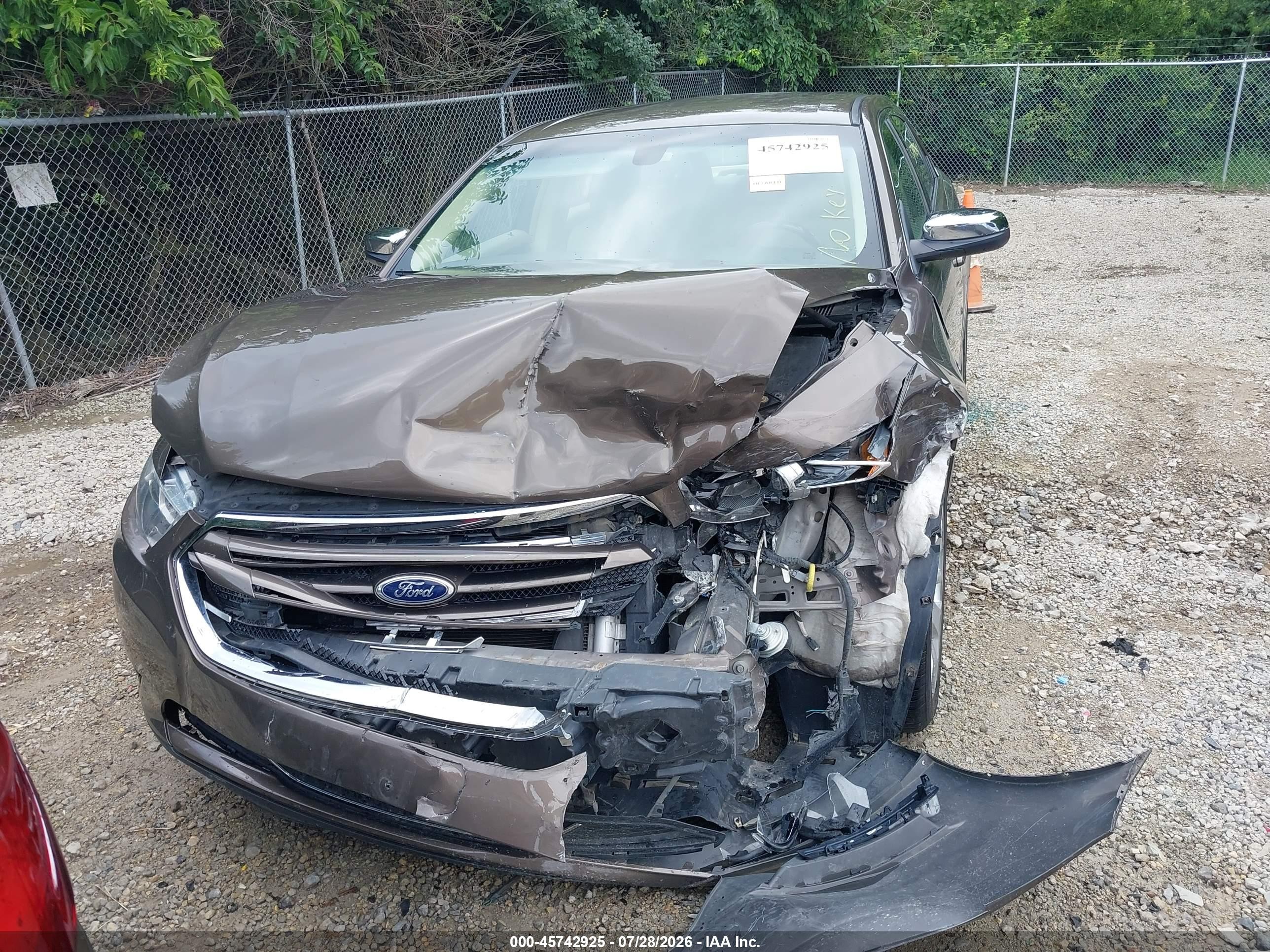 2015 Ford Taurus Limited Коричневый vin: 1FAHP2F88FG165615