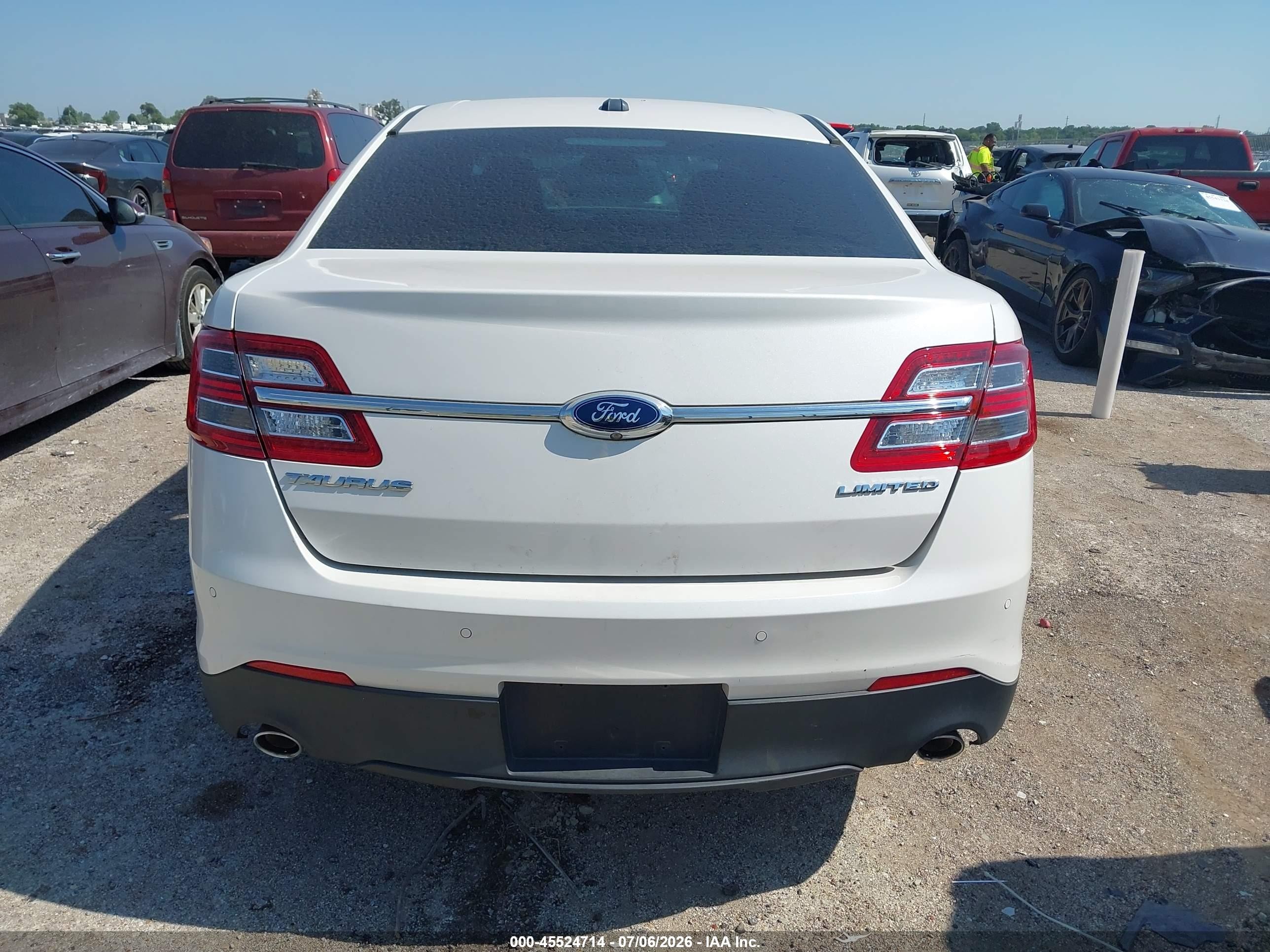 2015 Ford Taurus Limited White vin: 1FAHP2F88FG206745