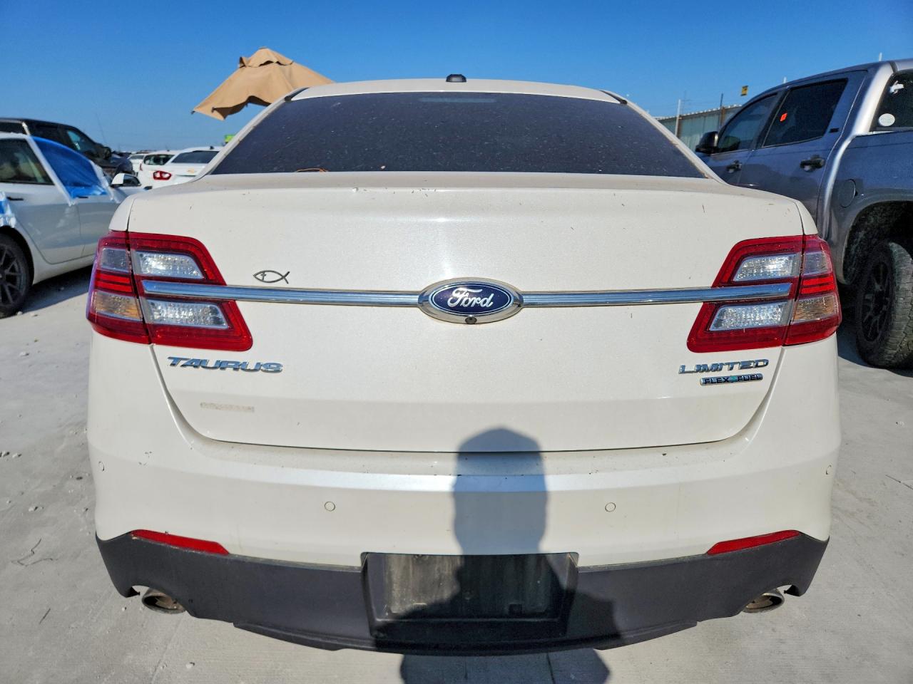 2015 Ford Taurus Limited White vin: 1FAHP2F88FG209161