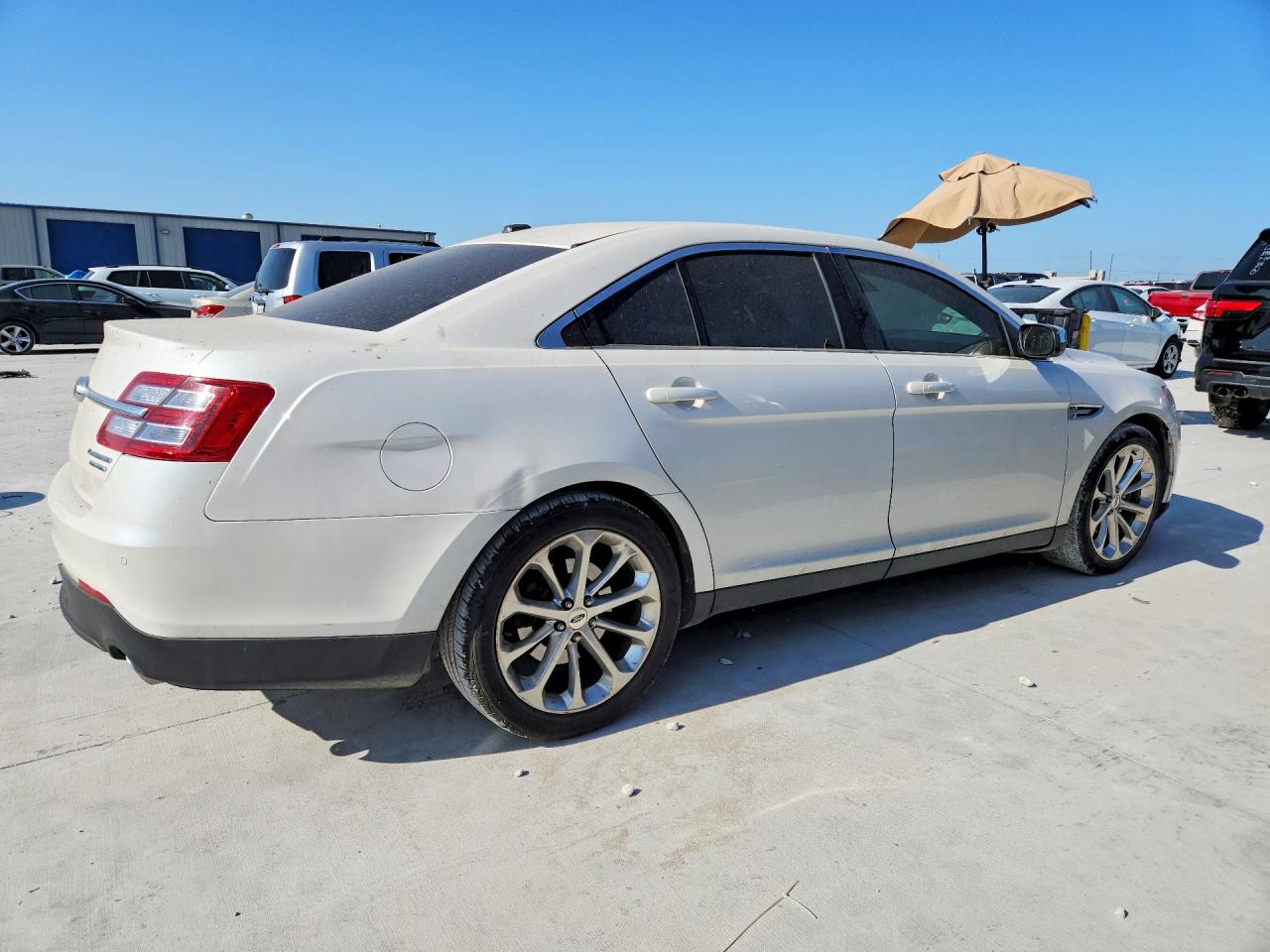 2015 Ford Taurus Limited White vin: 1FAHP2F88FG209161