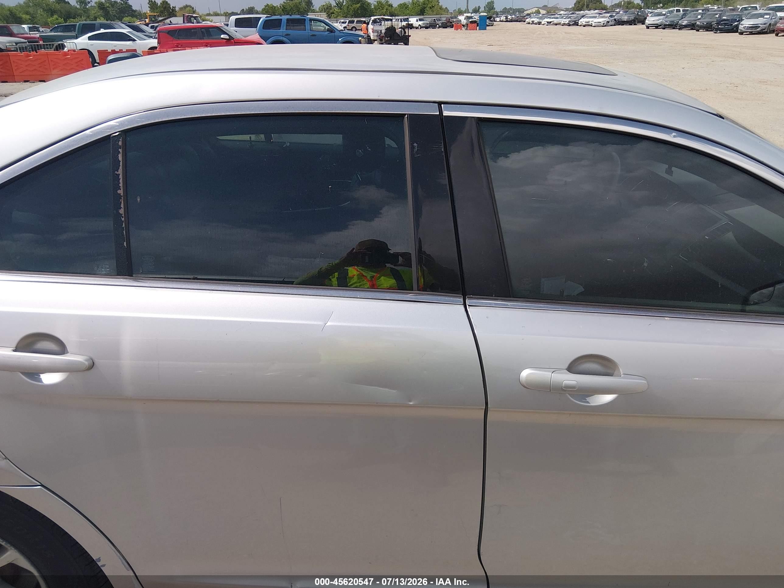 2016 Ford Taurus Limited Silver vin: 1FAHP2F88GG109689