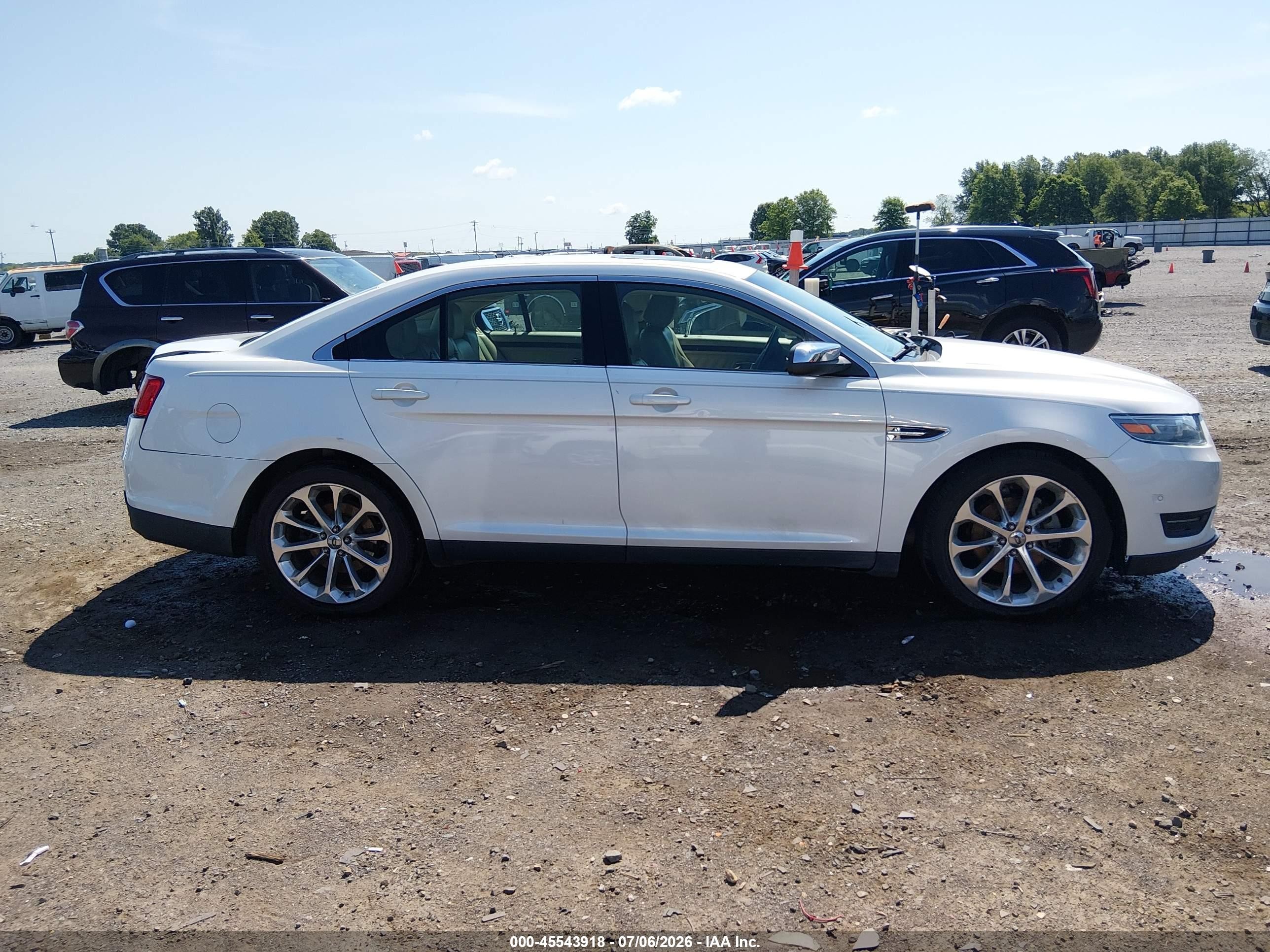 2013 Ford Taurus Limited White vin: 1FAHP2F89DG107431