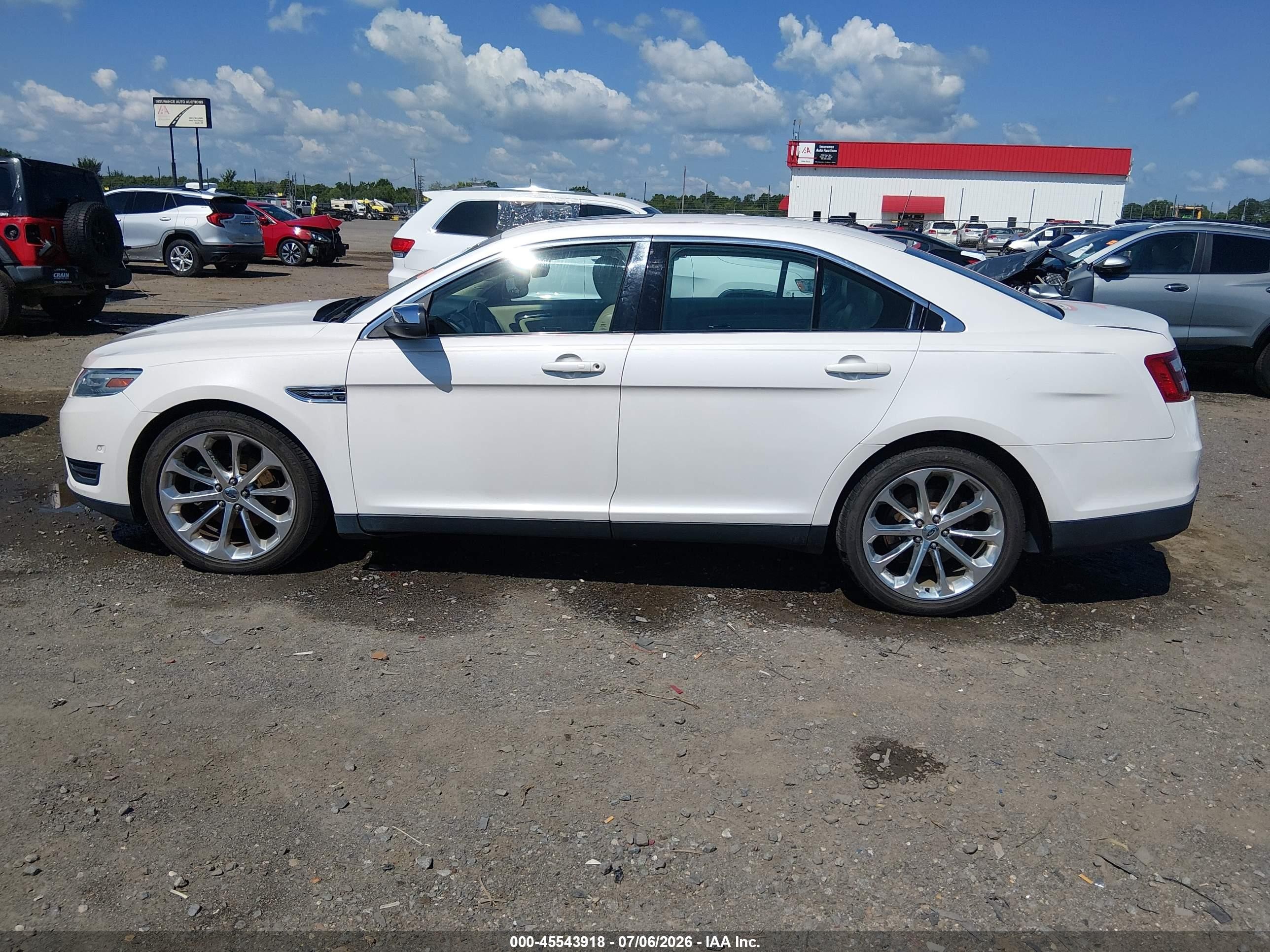 2013 Ford Taurus Limited White vin: 1FAHP2F89DG107431