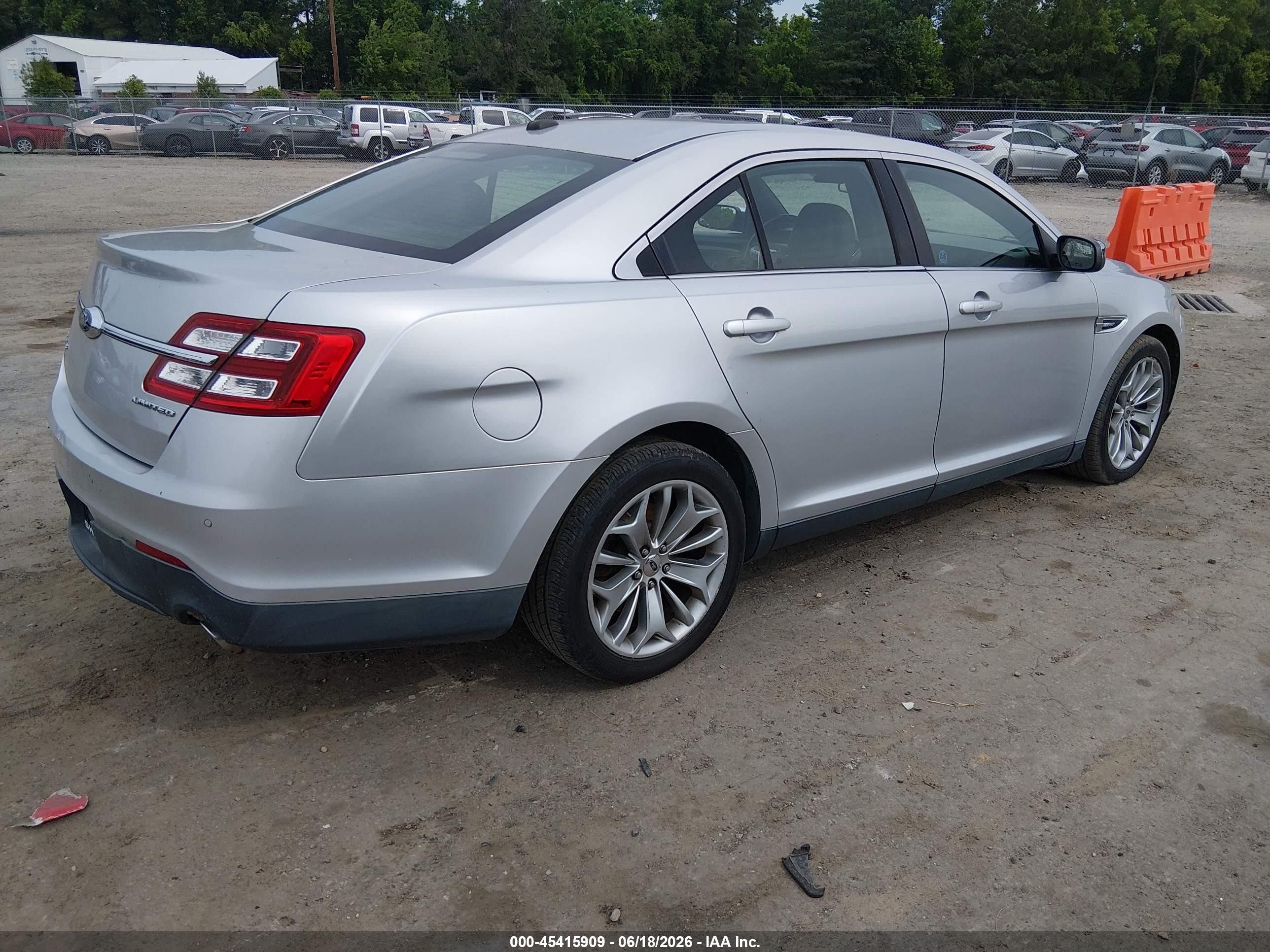 2013 Ford Taurus Limited Silver vin: 1FAHP2F89DG123130