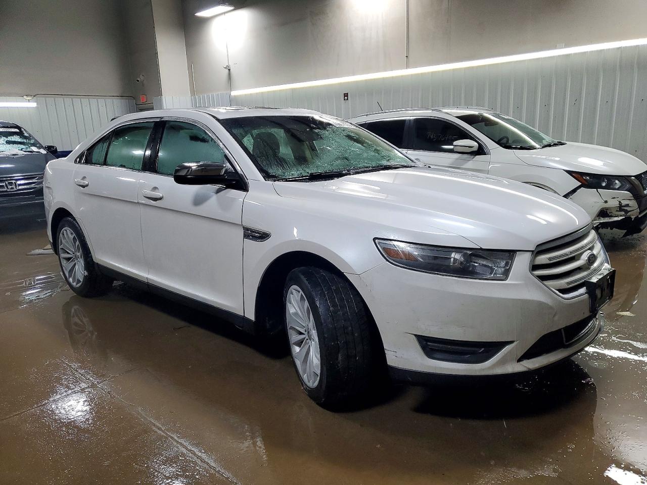 2013 Ford Taurus Limited White vin: 1FAHP2F89DG148058