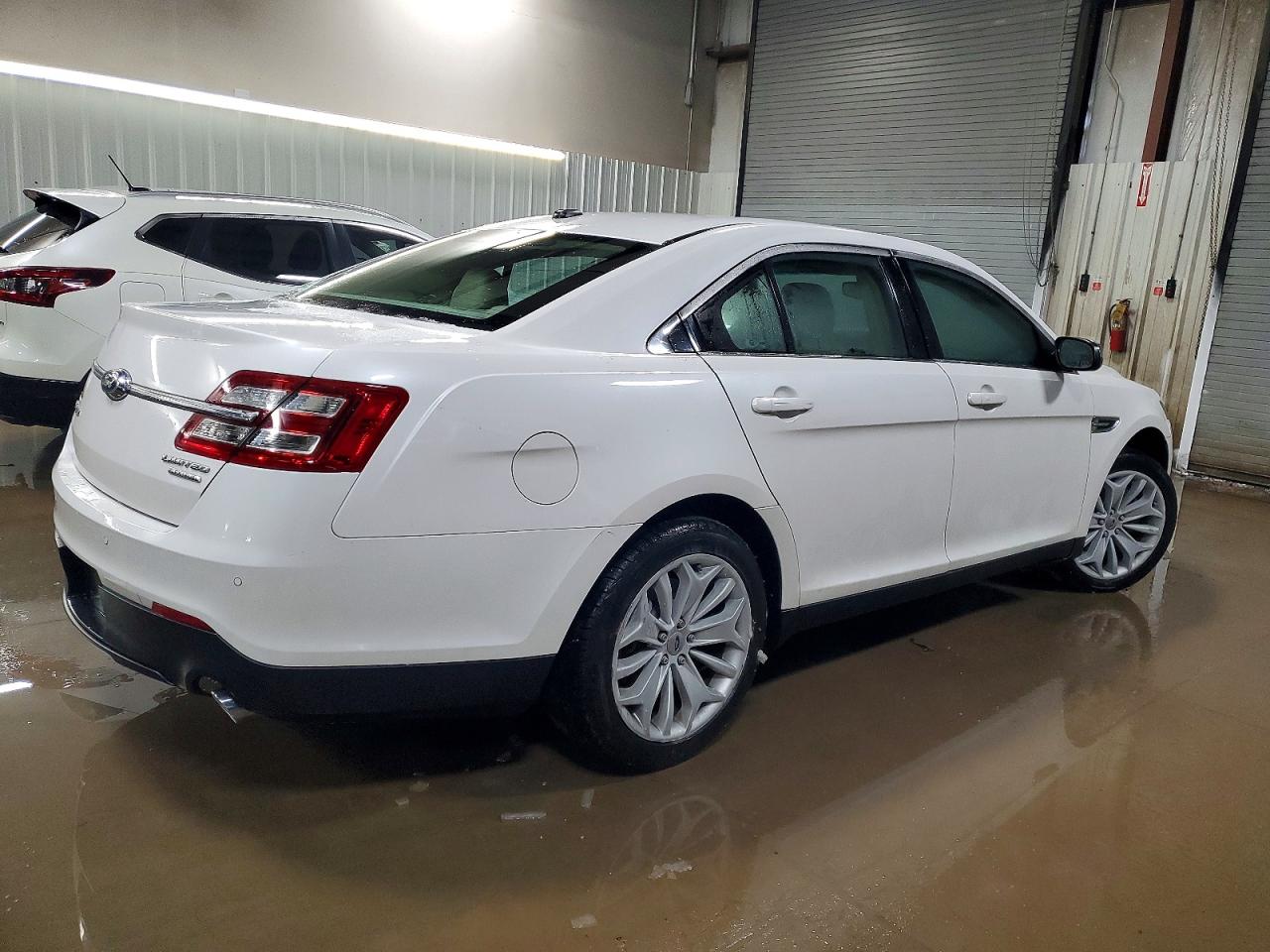 2013 Ford Taurus Limited White vin: 1FAHP2F89DG148058