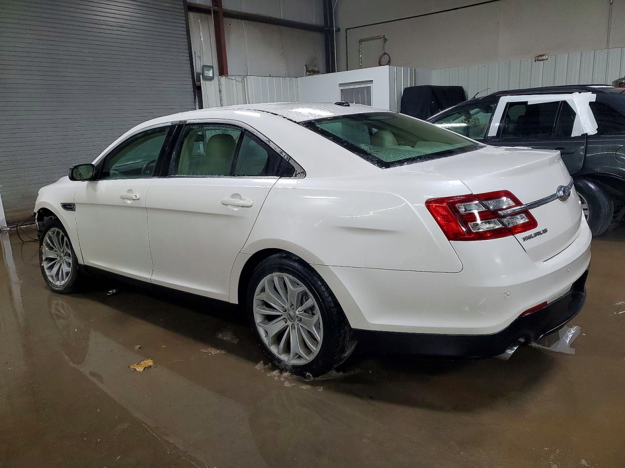 2013 Ford Taurus Limited White vin: 1FAHP2F89DG148058