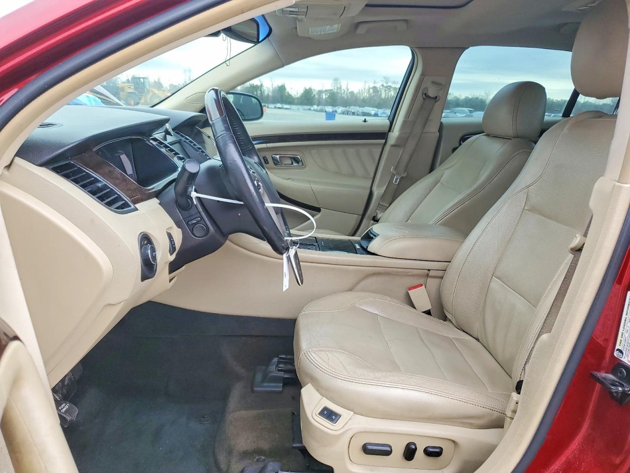 2014 Ford Taurus Limited Red vin: 1FAHP2F89EG116647